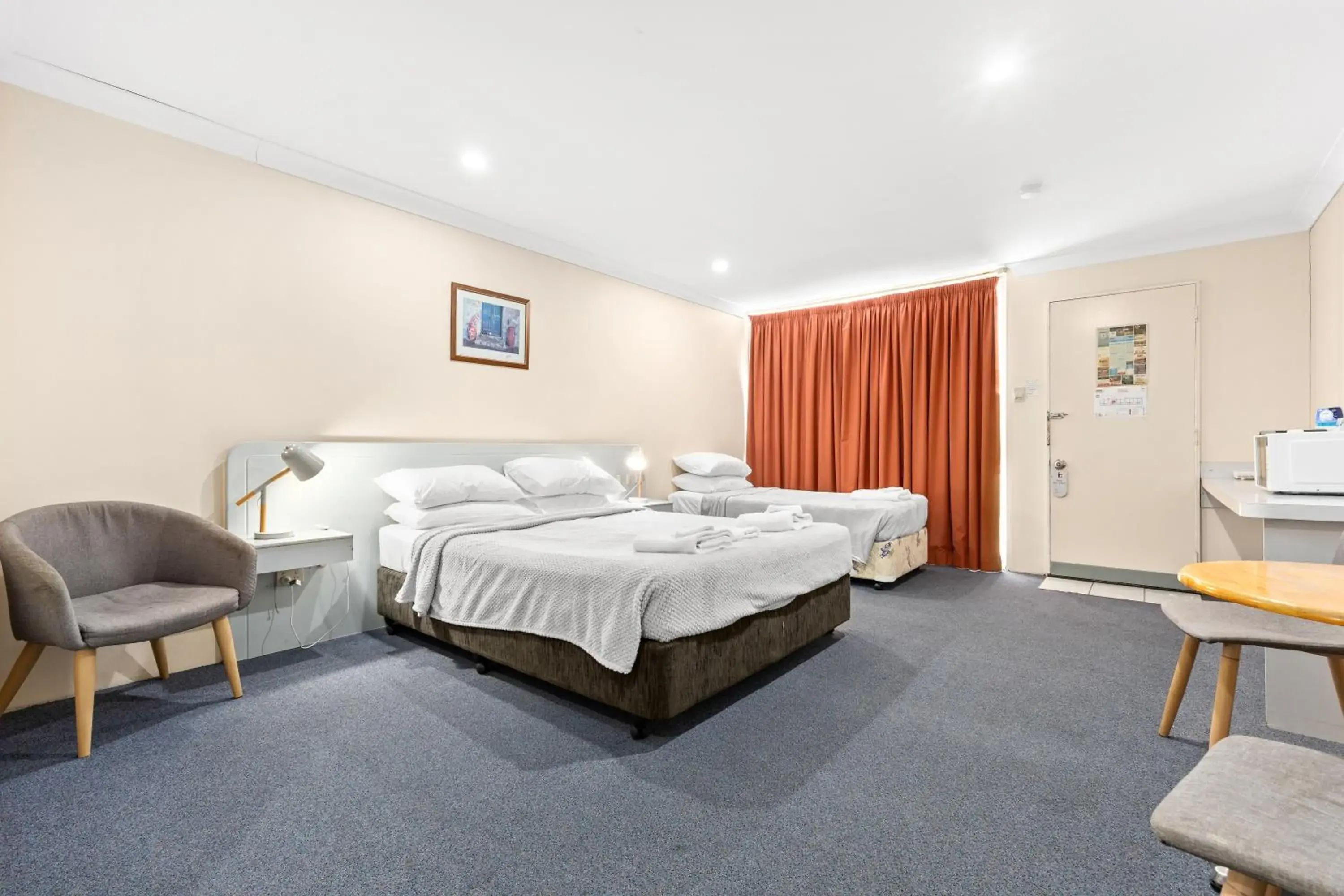 Kitchen or kitchenette, Bed in Alexander Motel Kitchen or kitchenette, Bed in Alexander Motel