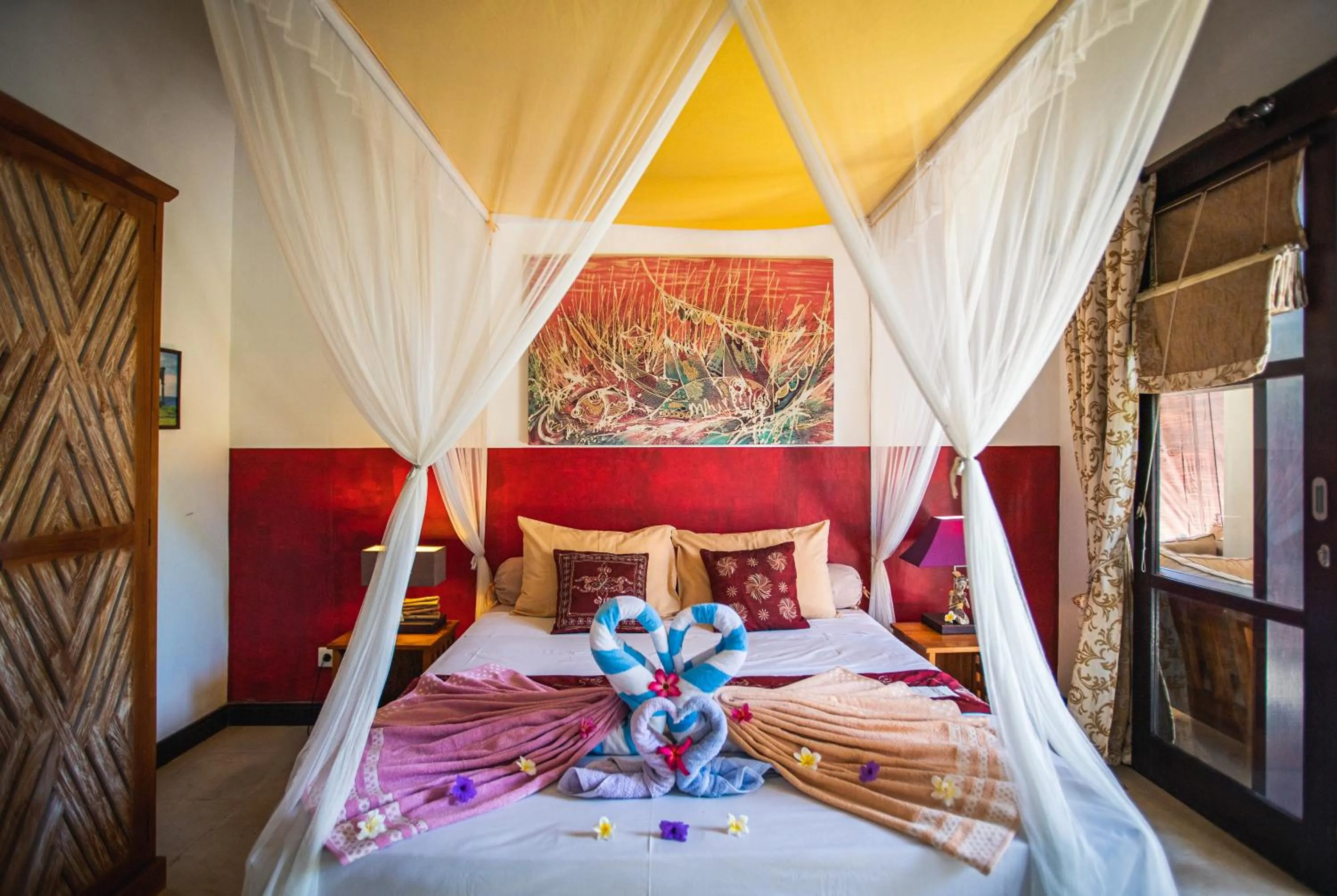 Bed in Minabali Bunga'lo