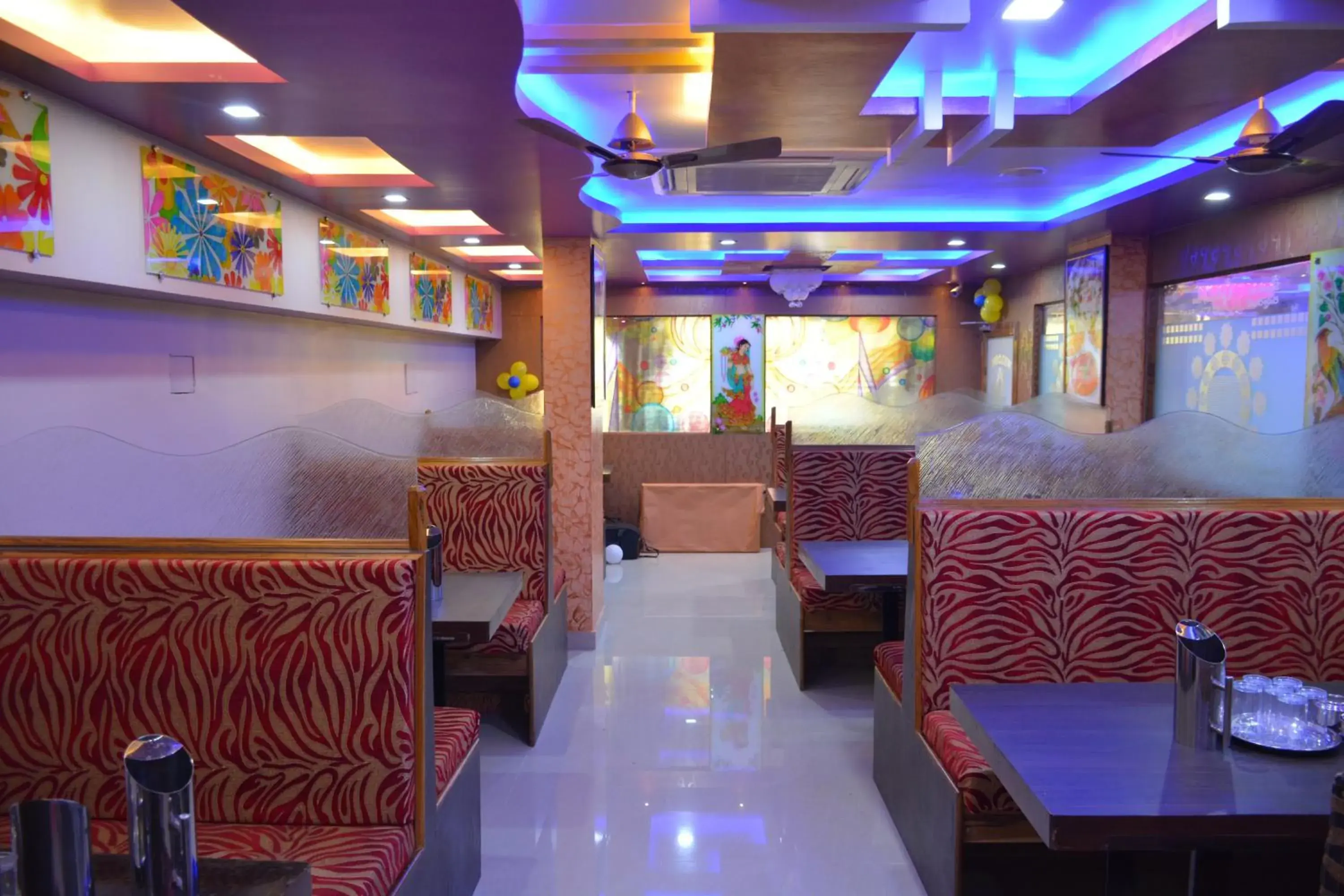 Restaurant/places to eat in Ushasree Residency Restaurant/places to eat in Ushasree Residency