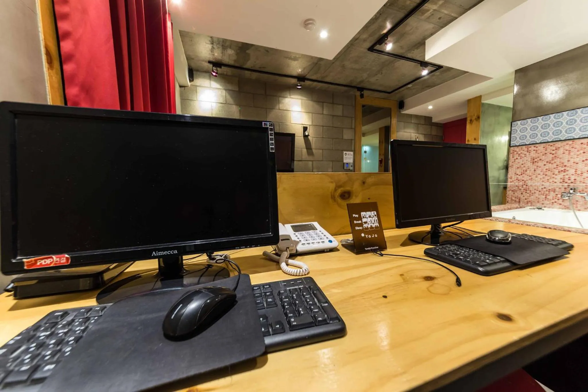 TV/Entertainment Center in Hotel Yaja Yeongdeungpo