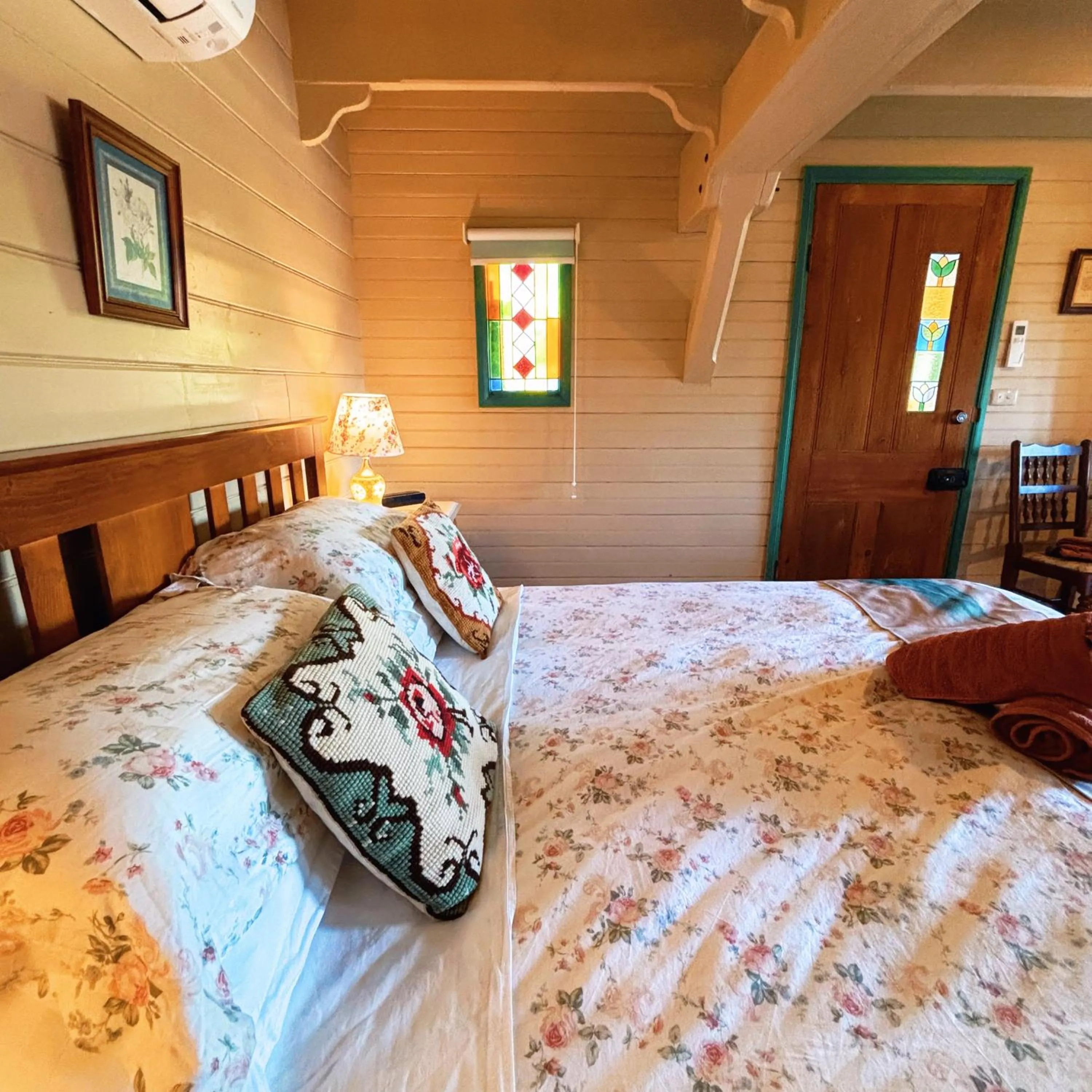 Bed in The Goat and Goose Bed & Breakfast