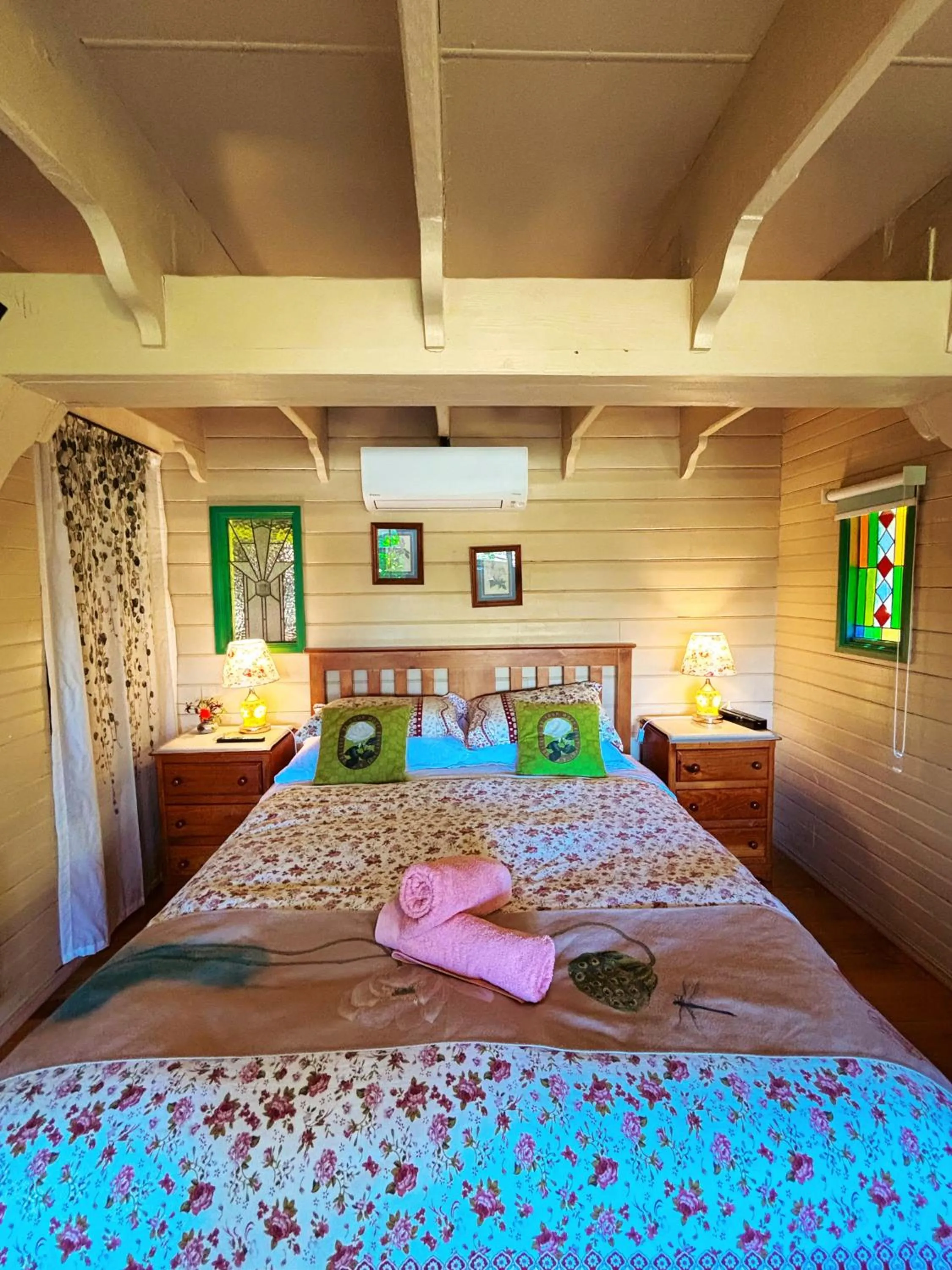 Bed in The Goat and Goose Bed & Breakfast