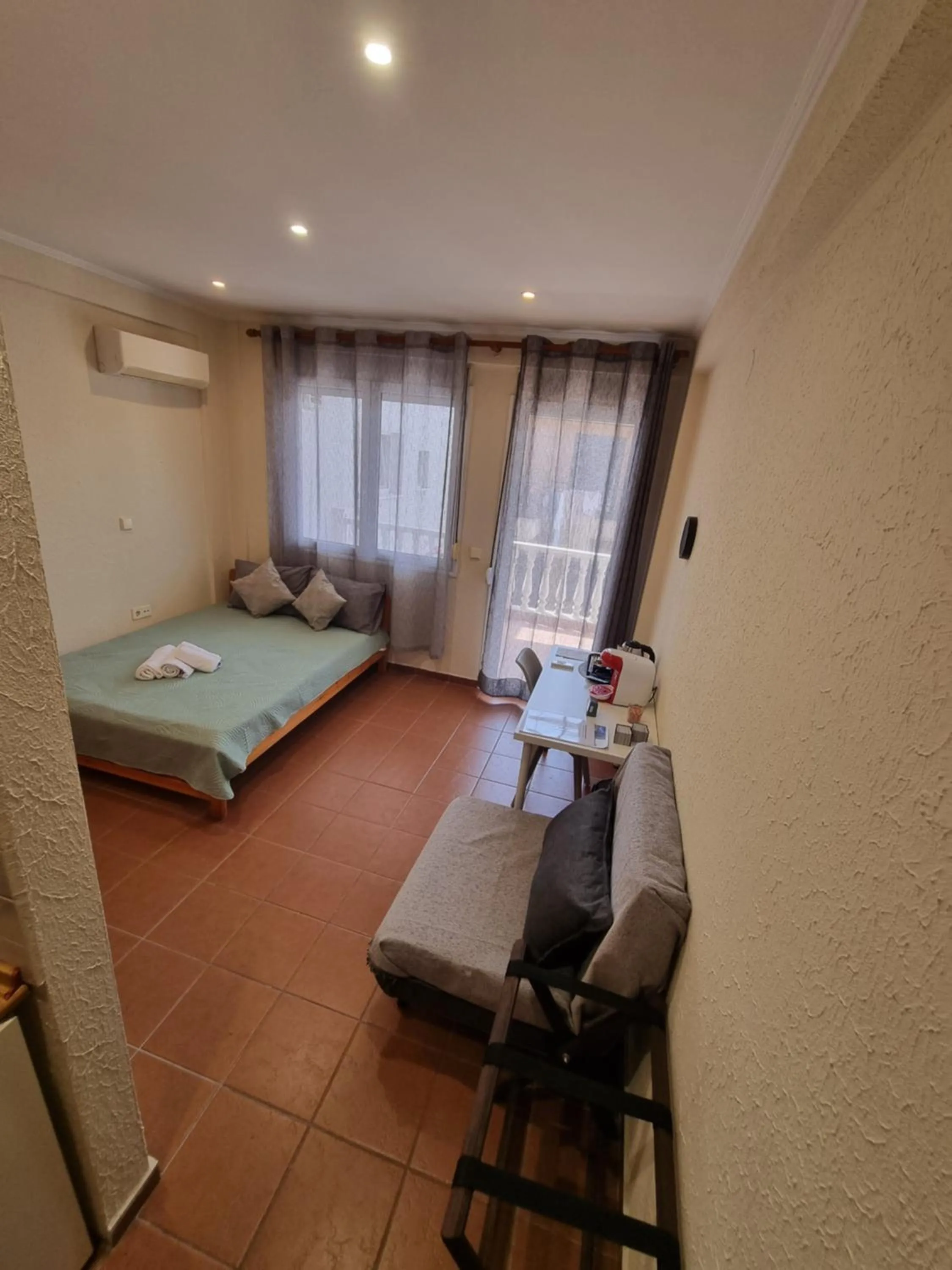 Astro Studio Apartments