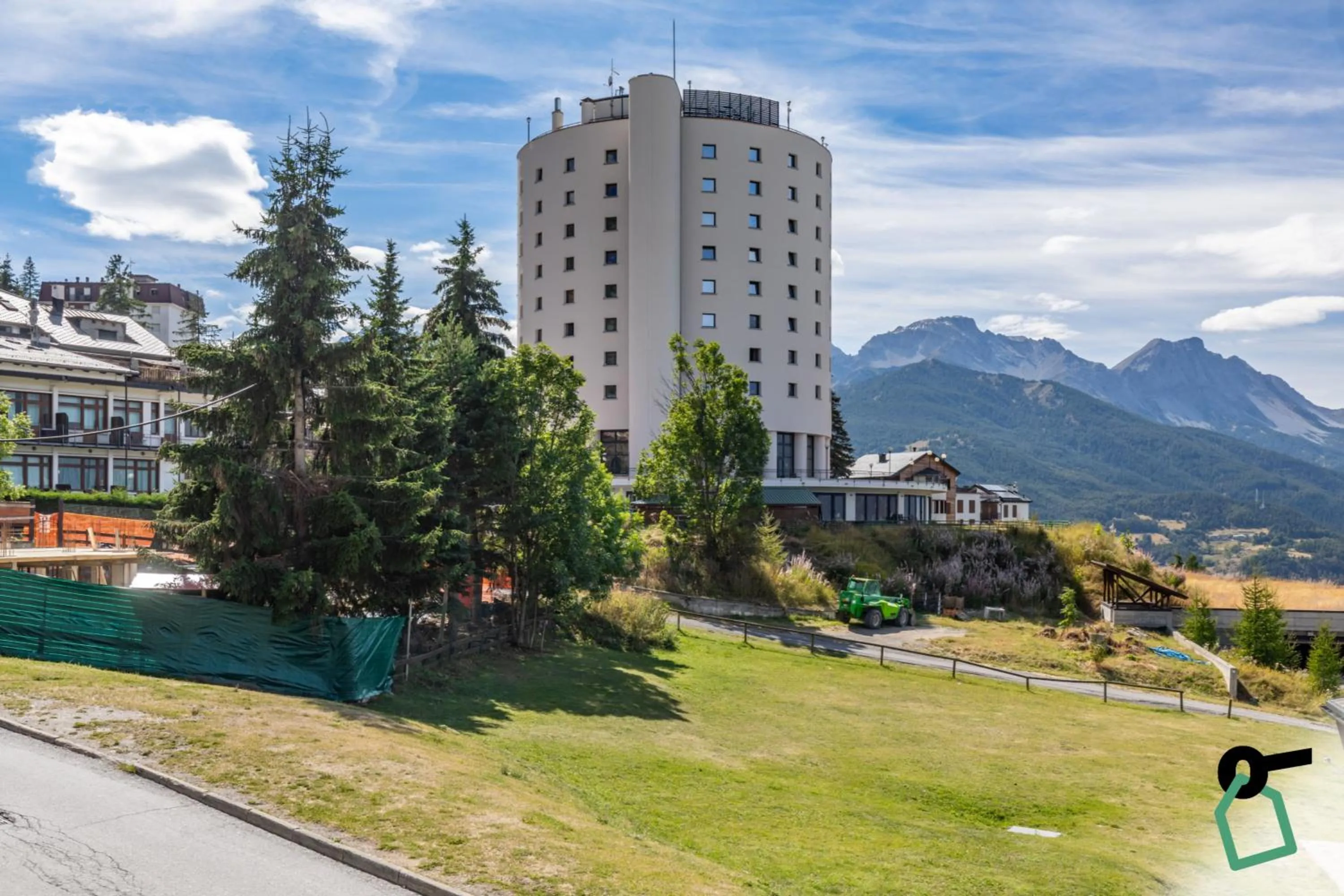 Property building in Hotiday Sauze Torre