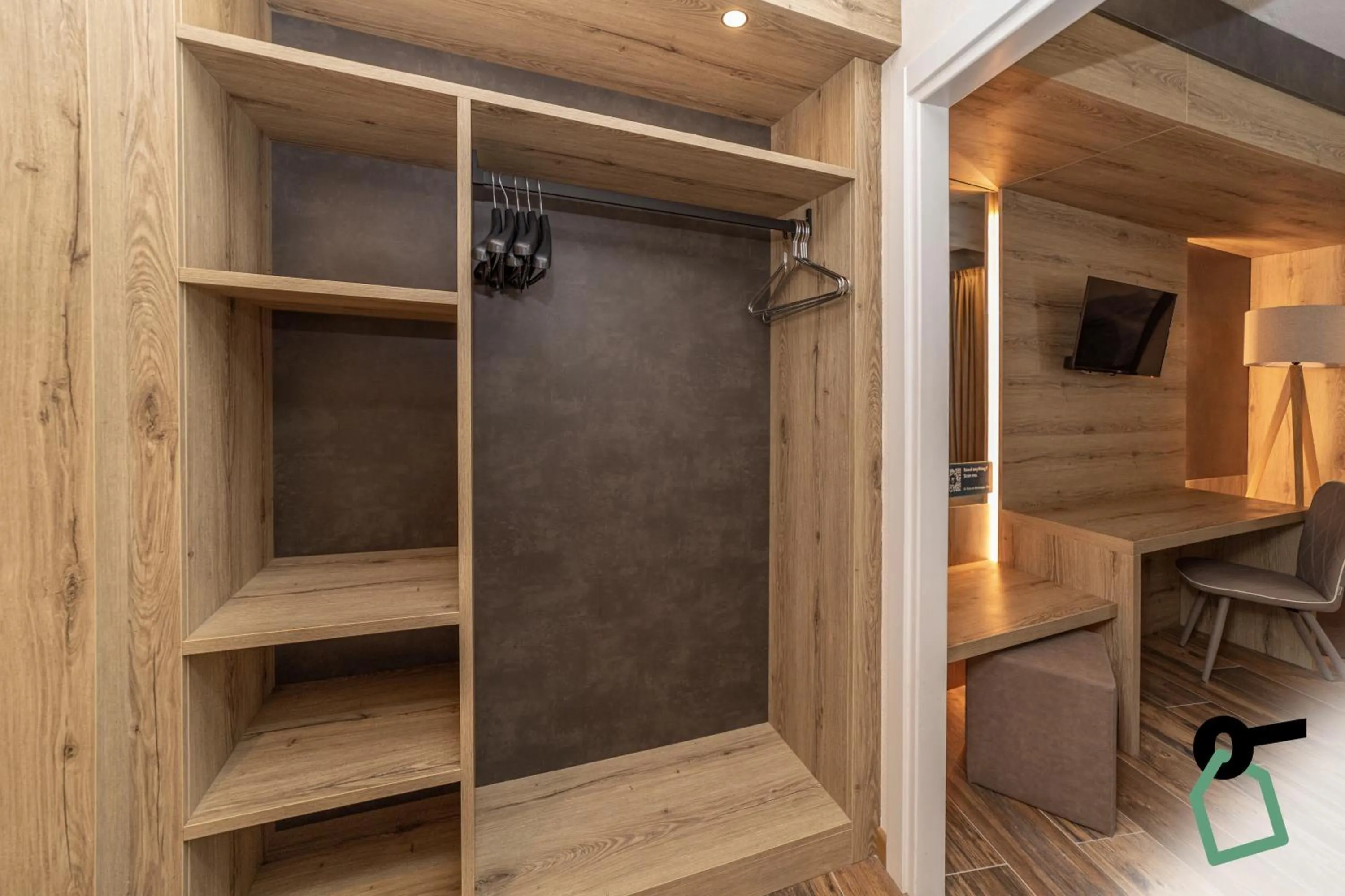 wardrobe in Hotiday Sauze Torre