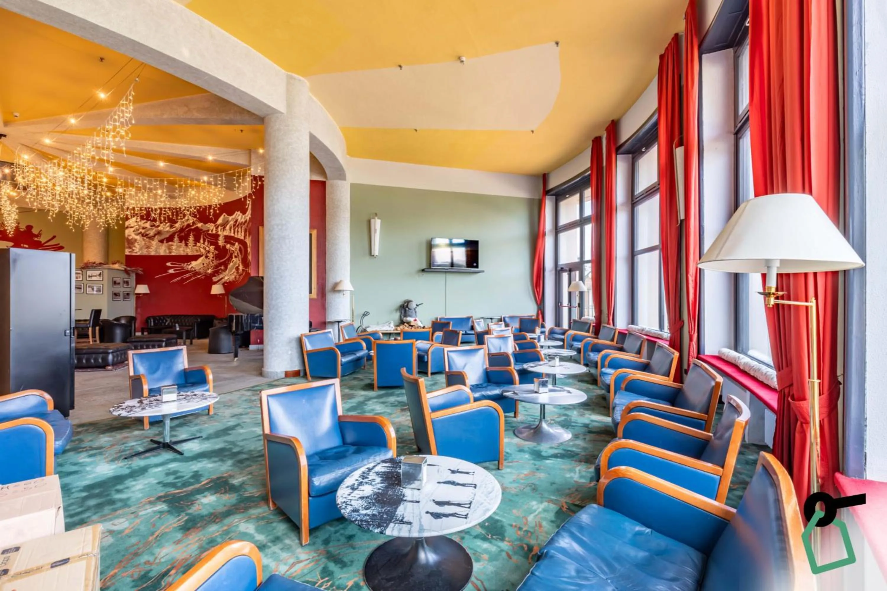 Communal lounge/ TV room in Hotiday Sauze Torre