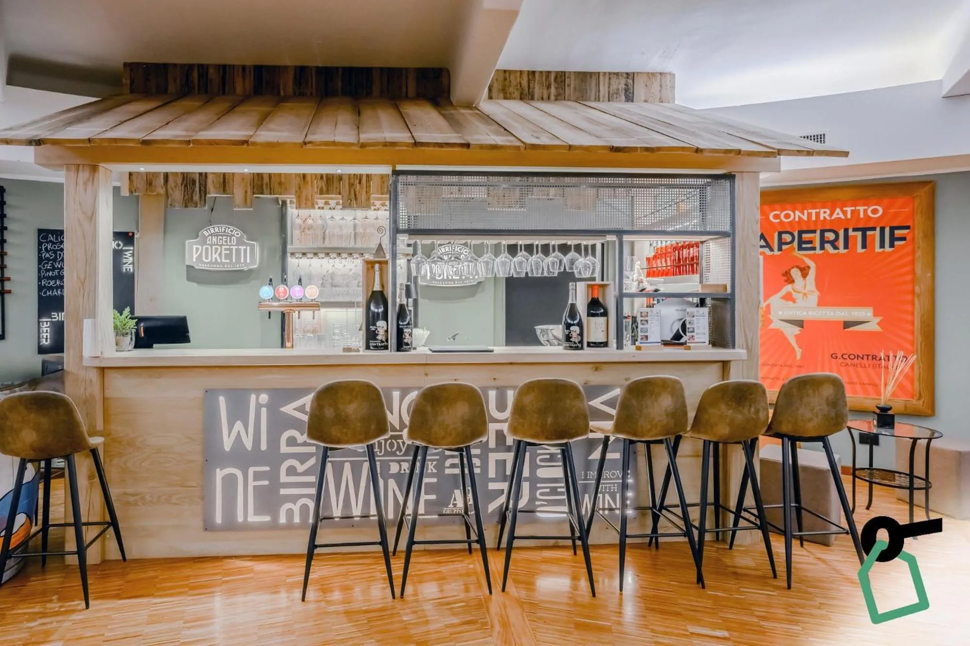 Lounge or bar in Hotiday Sauze Torre