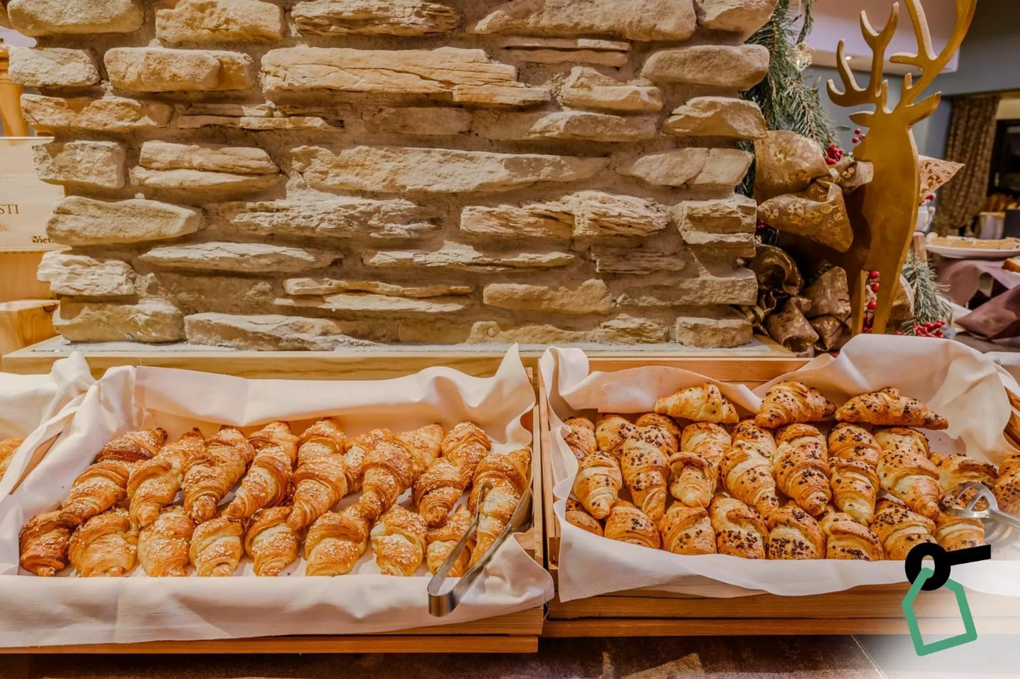 Buffet breakfast in Hotiday Sauze Torre