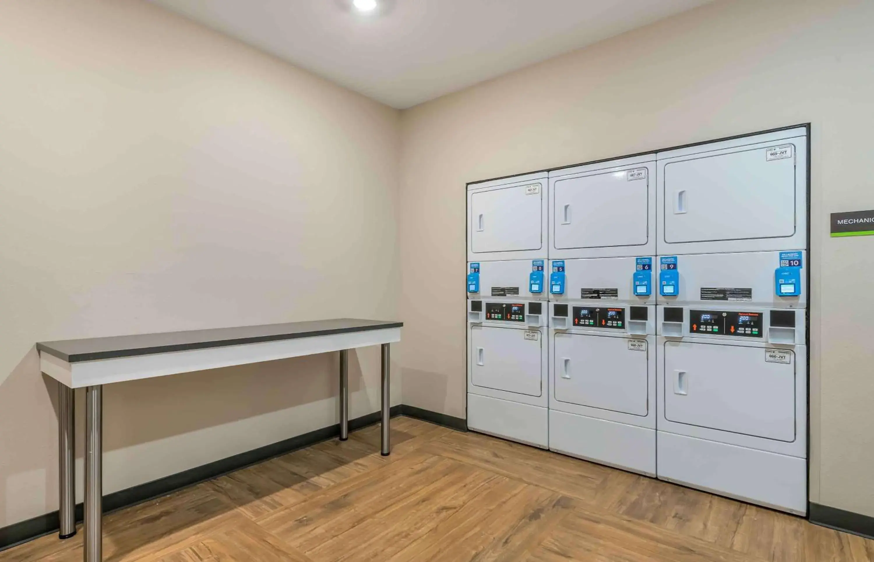 Property building in Extended Stay America Premier Suites - Reno - Sparks Property building in Extended Stay America Premier Suites - Reno - Sparks