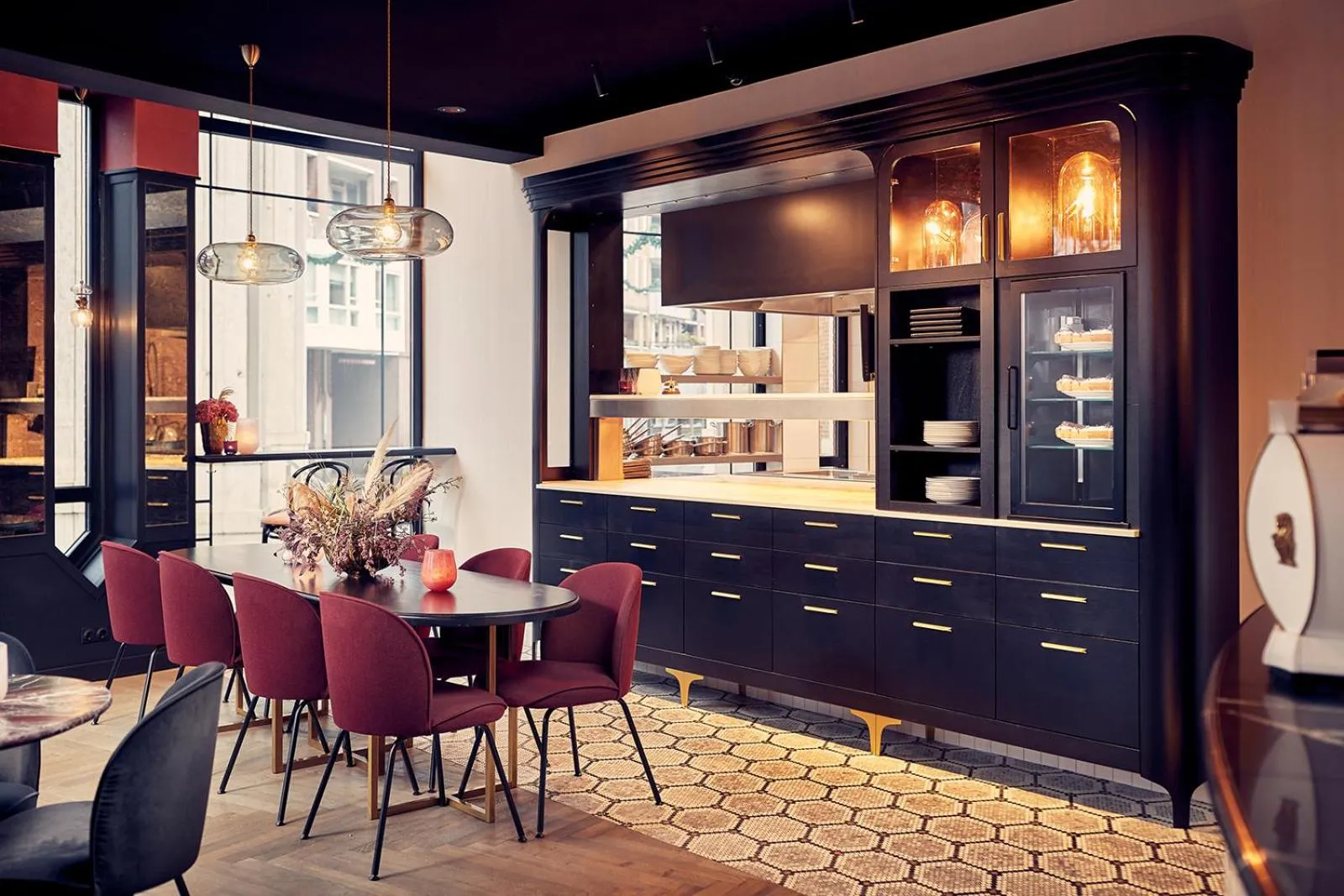 Restaurant/places to eat in Van der Valk TheaterHotel De Oranjerie