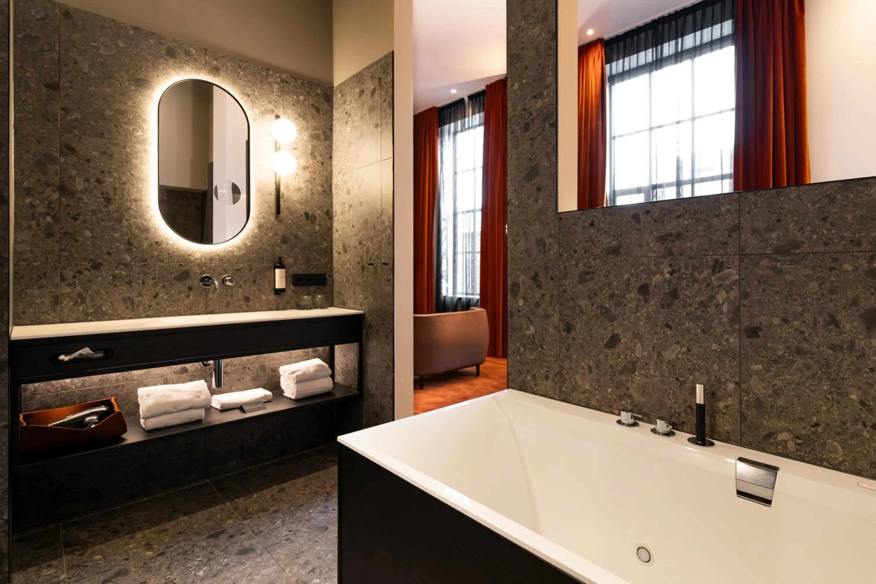 Bathroom in Van der Valk TheaterHotel De Oranjerie