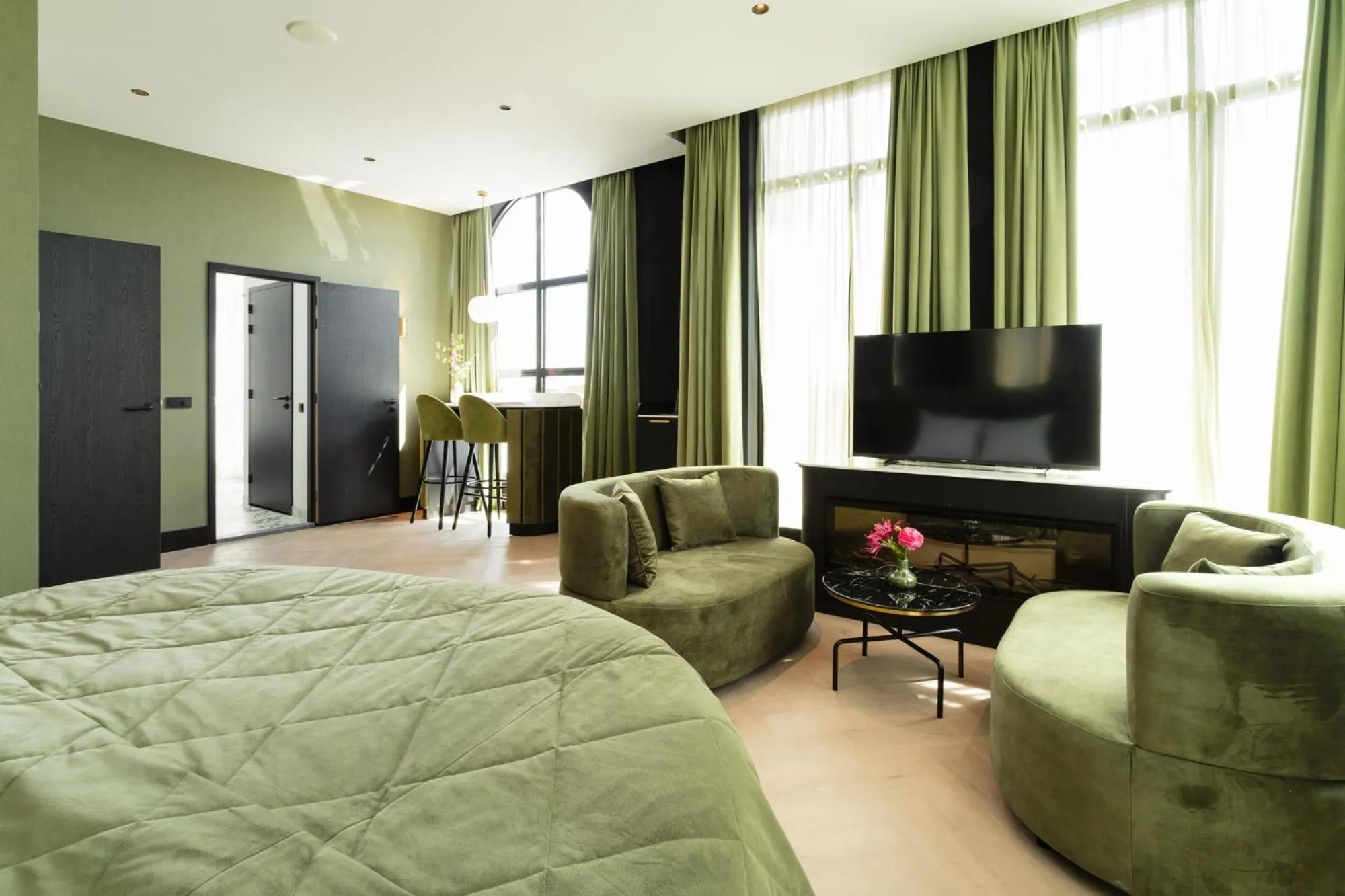 Bed in Van der Valk TheaterHotel De Oranjerie