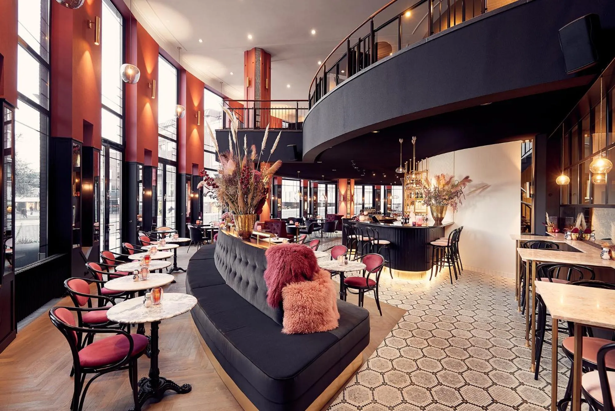 Restaurant/places to eat in Van der Valk TheaterHotel De Oranjerie