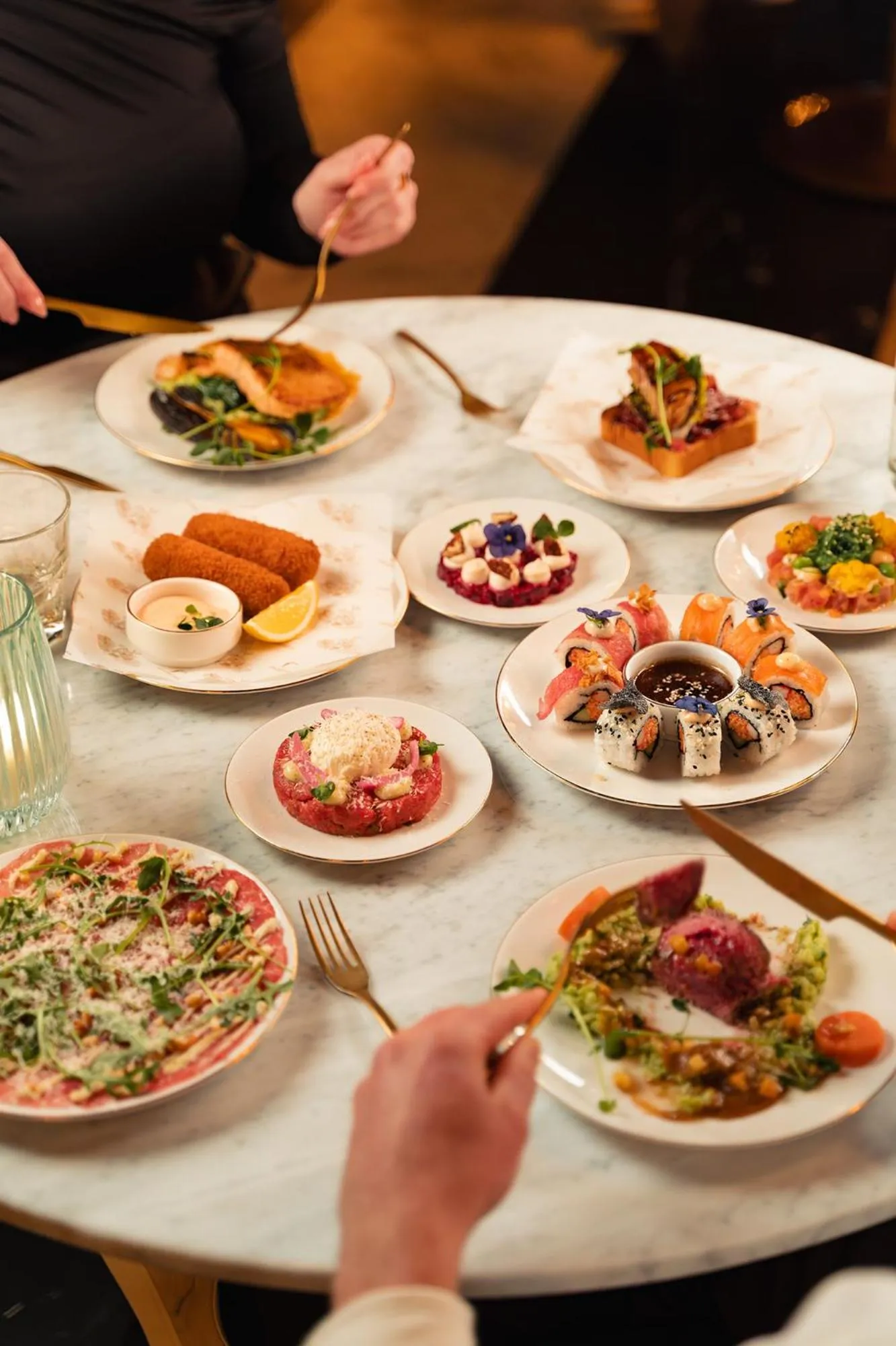 Restaurant/places to eat in Van der Valk TheaterHotel De Oranjerie