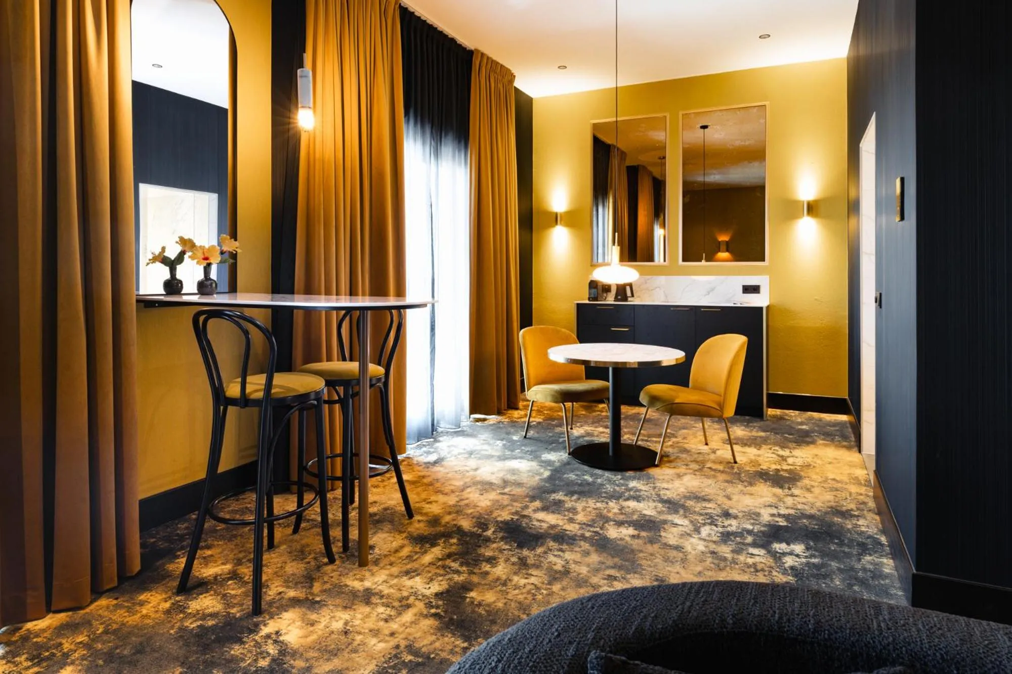 Living room in Van der Valk TheaterHotel De Oranjerie