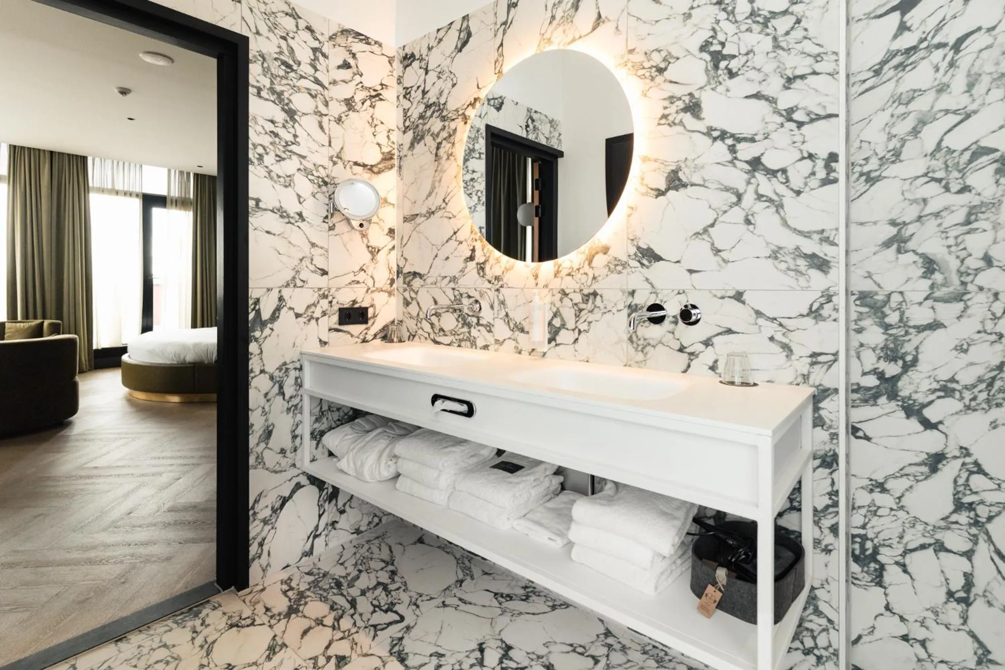 Bathroom in Van der Valk TheaterHotel De Oranjerie