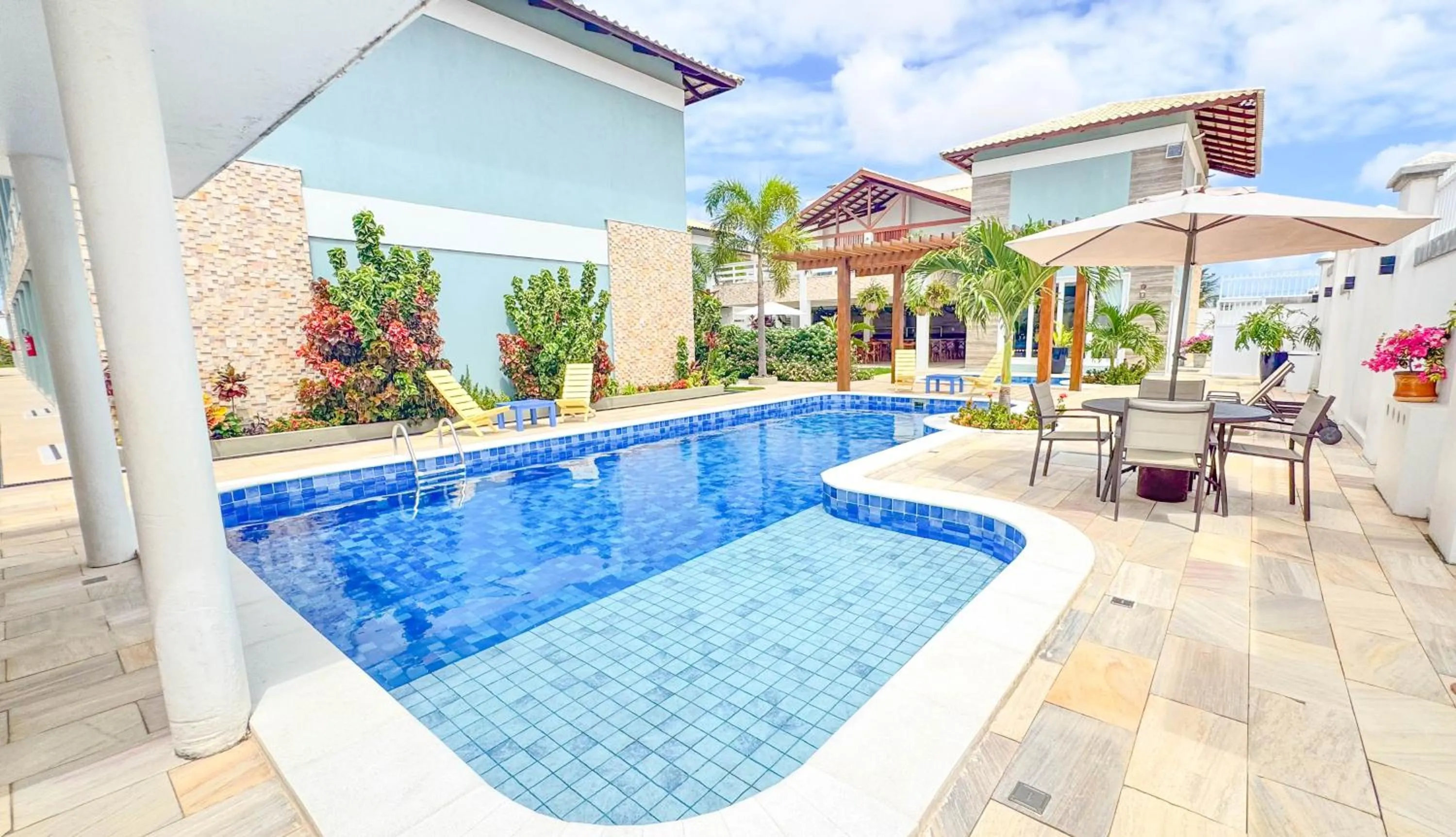 Swimming pool in Pousada Diane