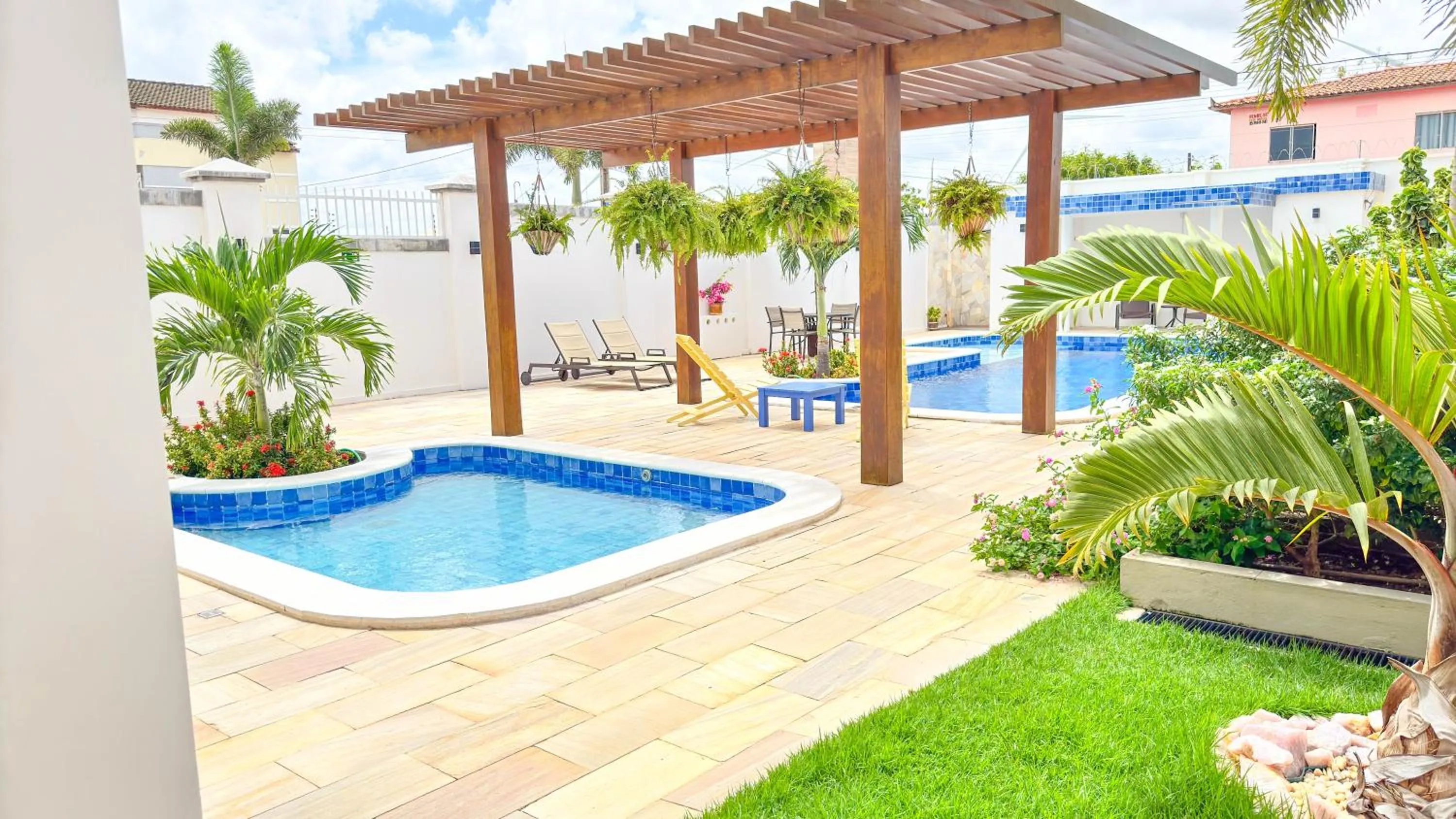 Property building in Pousada Diane