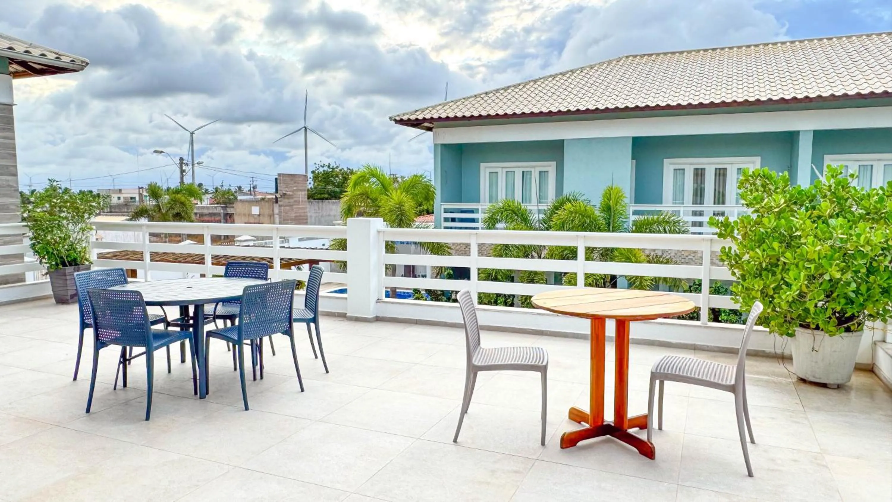 Communal lounge/ TV room in Pousada Diane