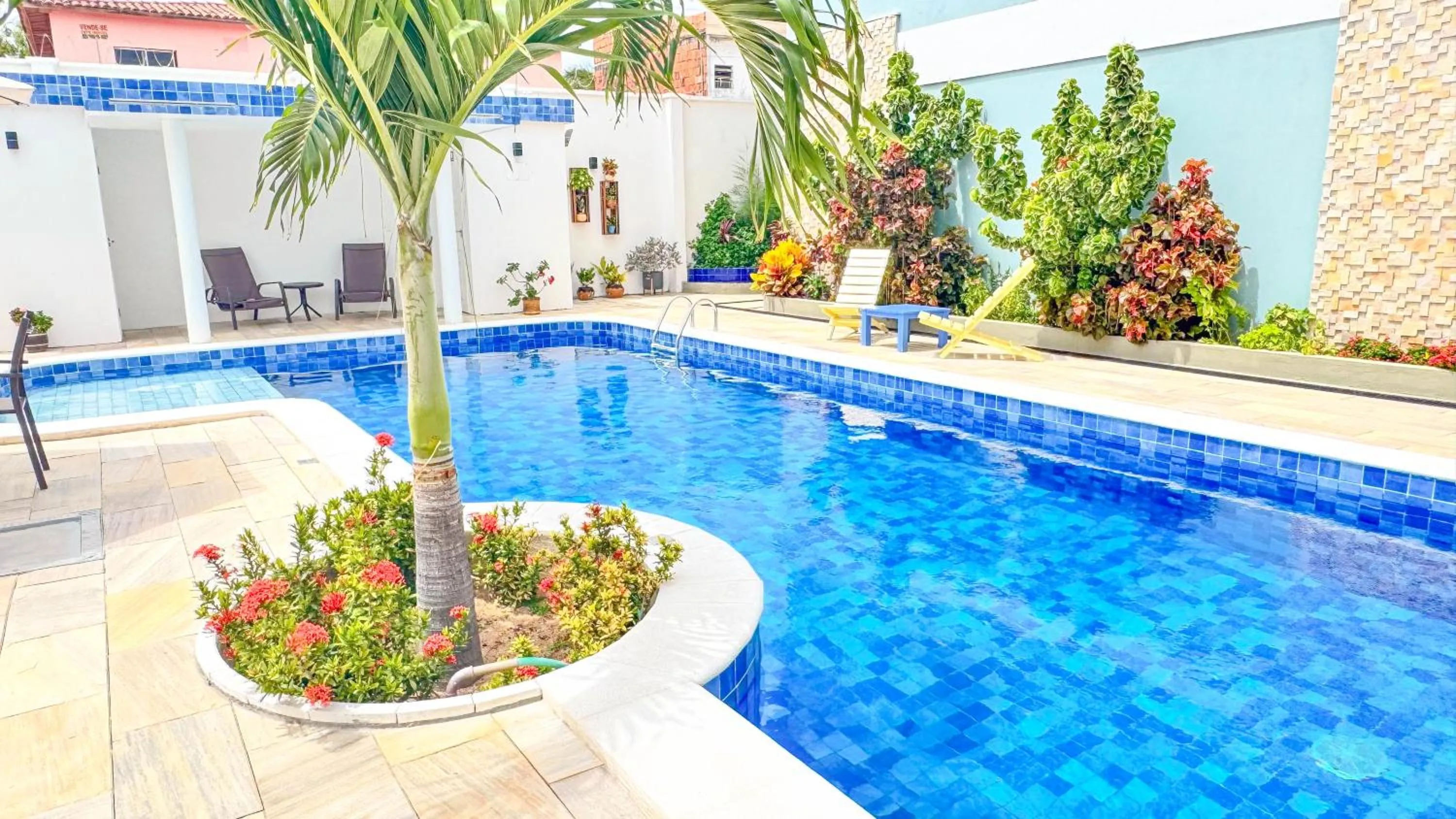 Swimming pool in Pousada Diane