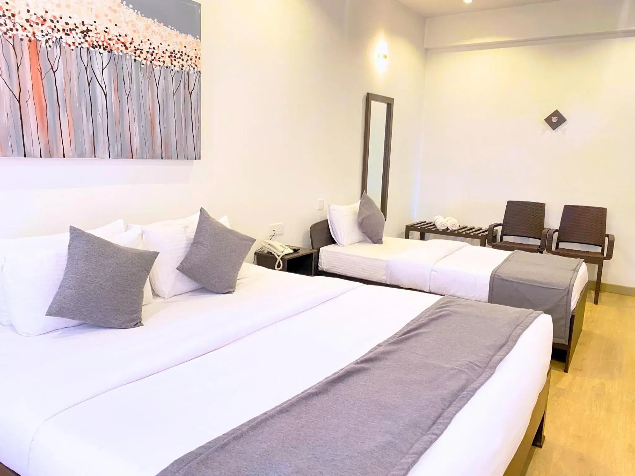 Deluxe Triple Room in Queens Mount Glen Heights Deluxe Triple Room in Queens Mount Glen Heights
