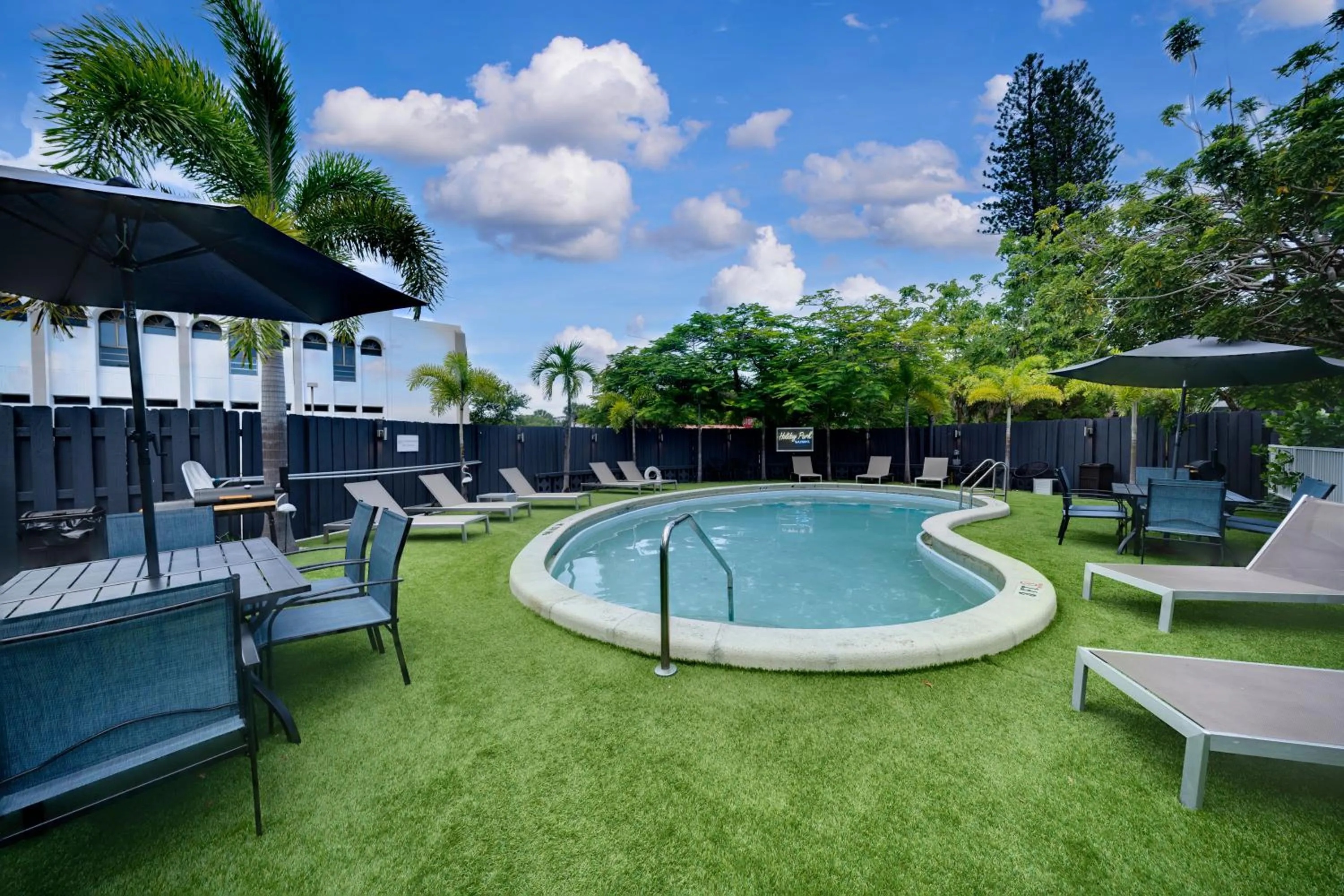 Pool view in Holiday Park Apartments by Lowkl