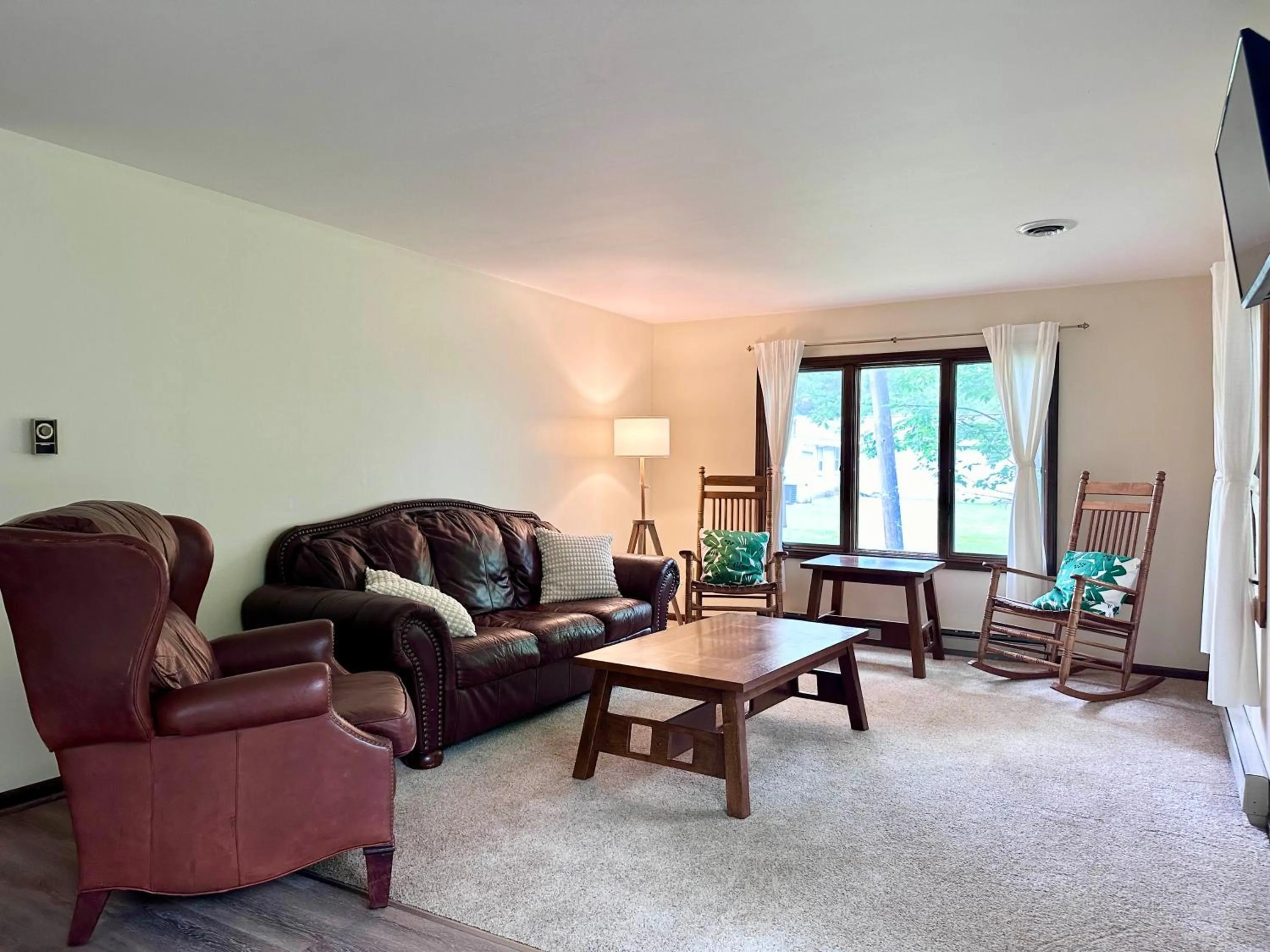 Three-Bedroom House in Star Gate Motel
