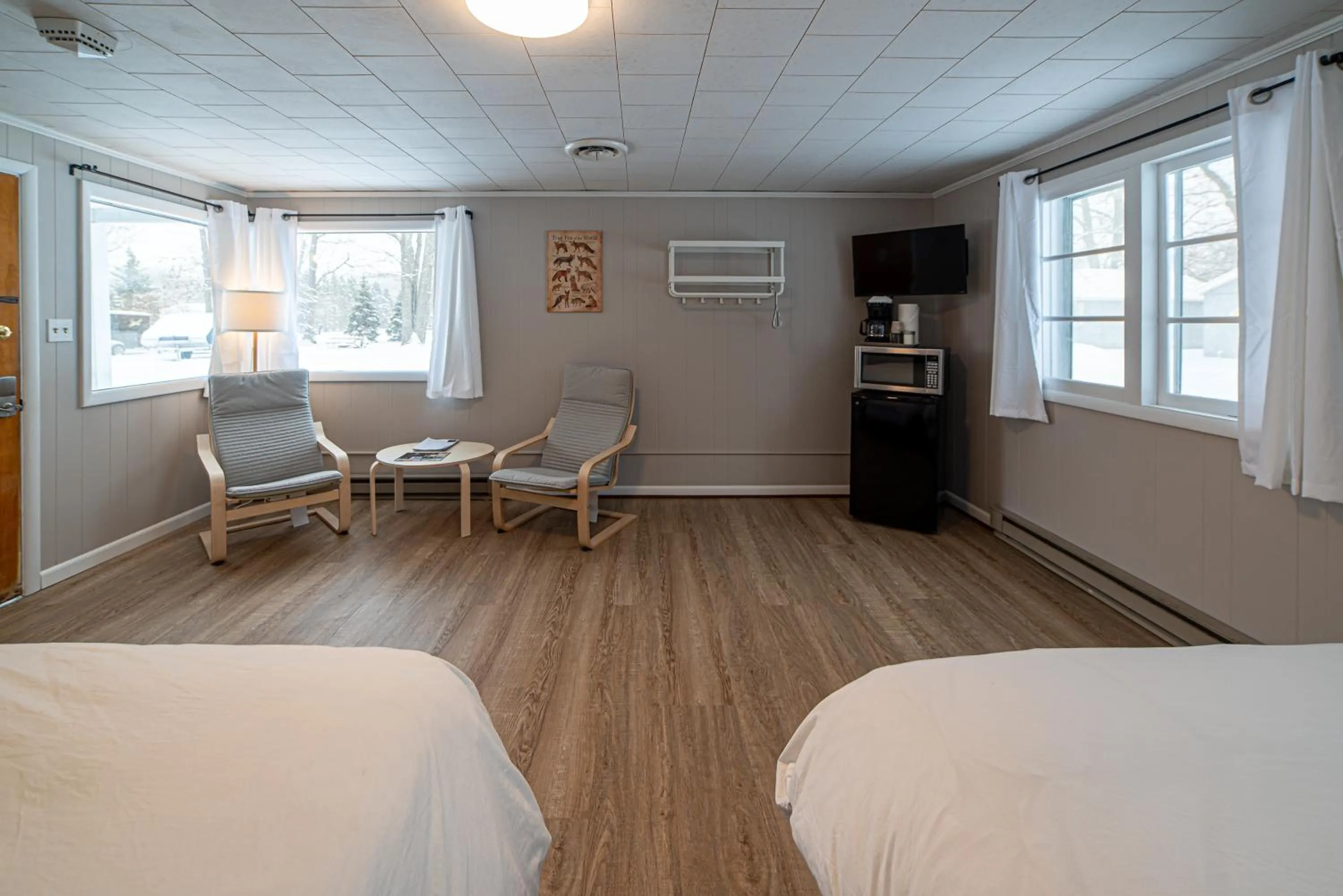 Bed in Star Gate Motel