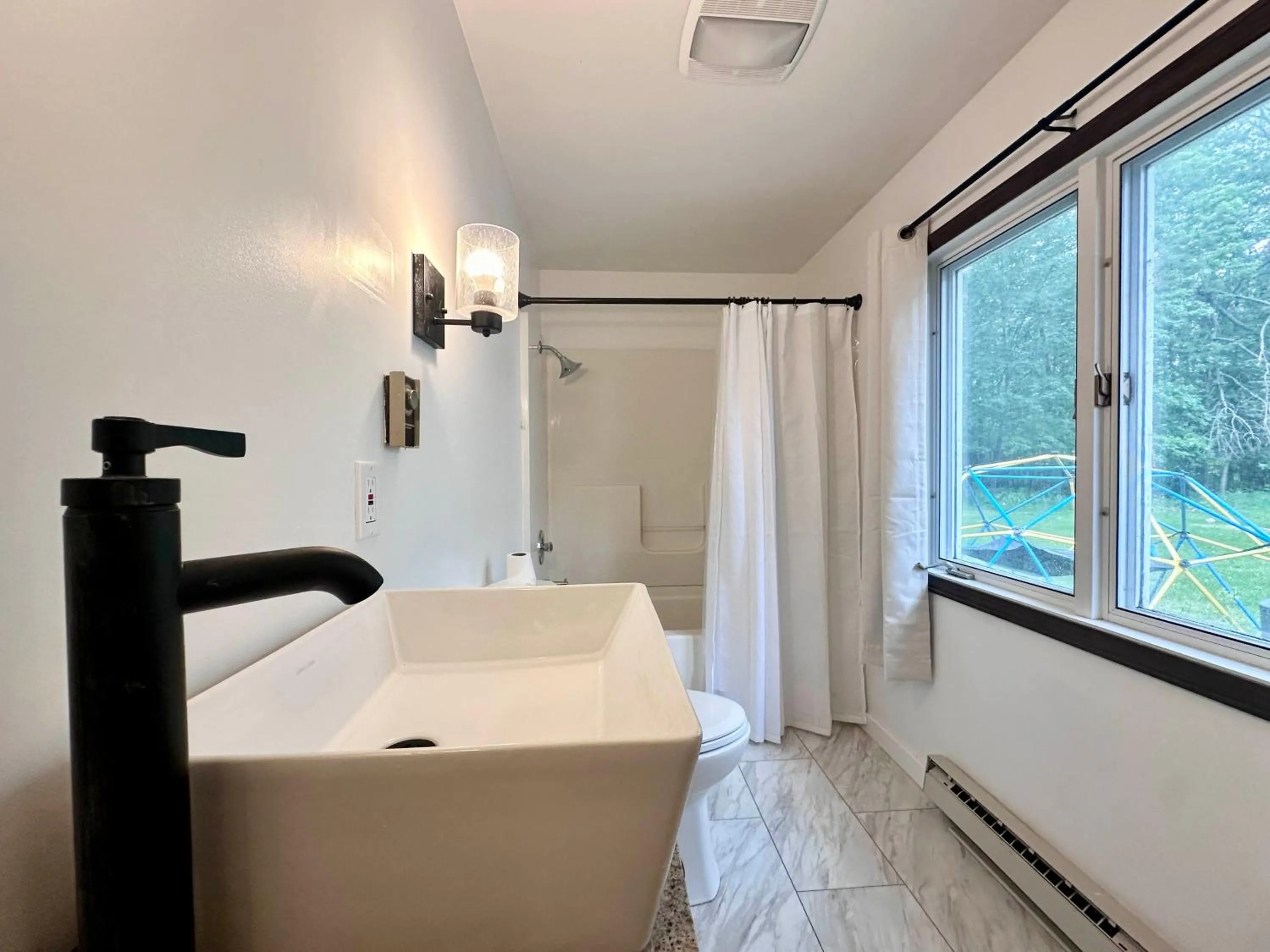 Bathroom in Star Gate Motel