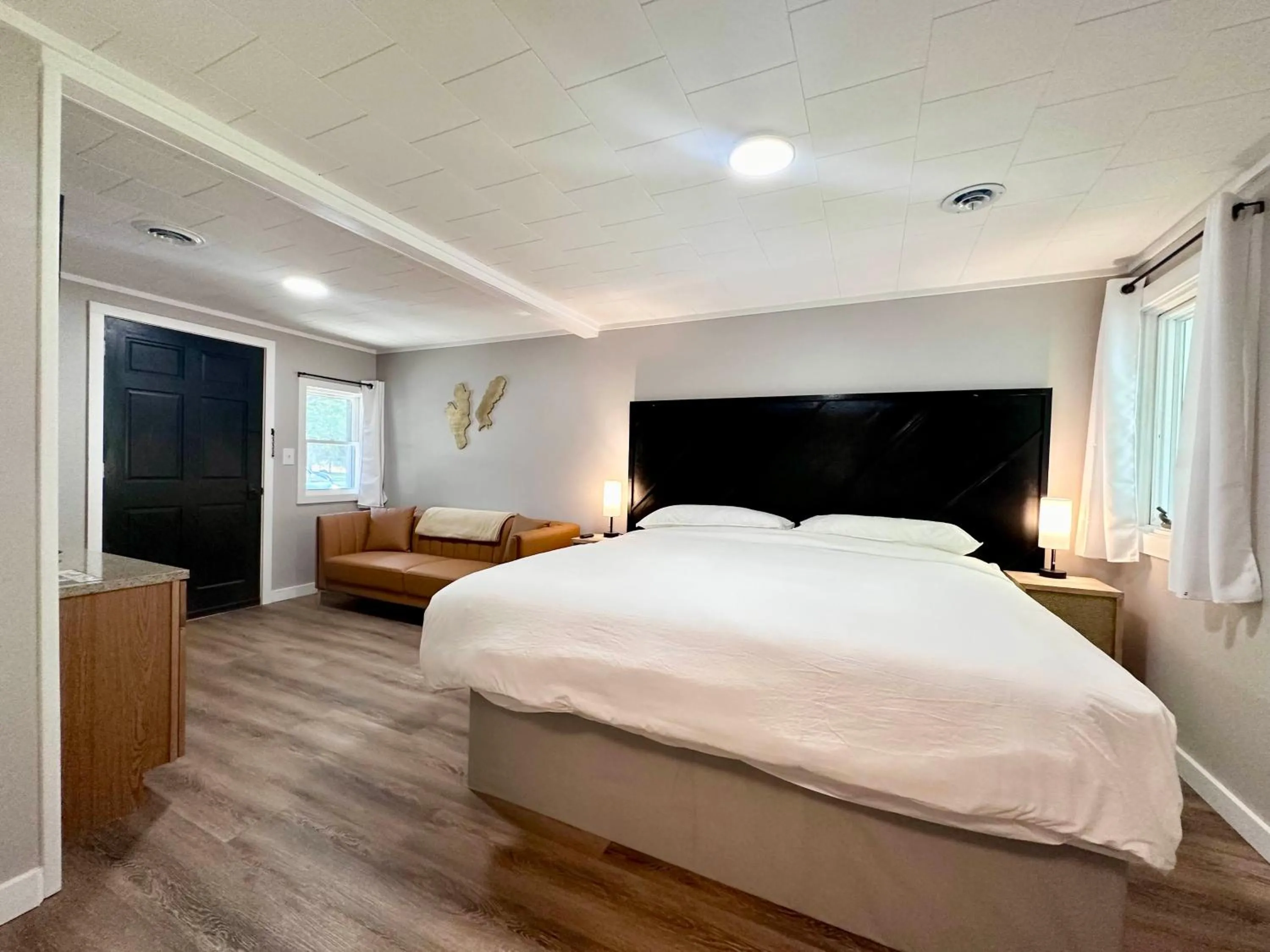 Bed in Star Gate Motel