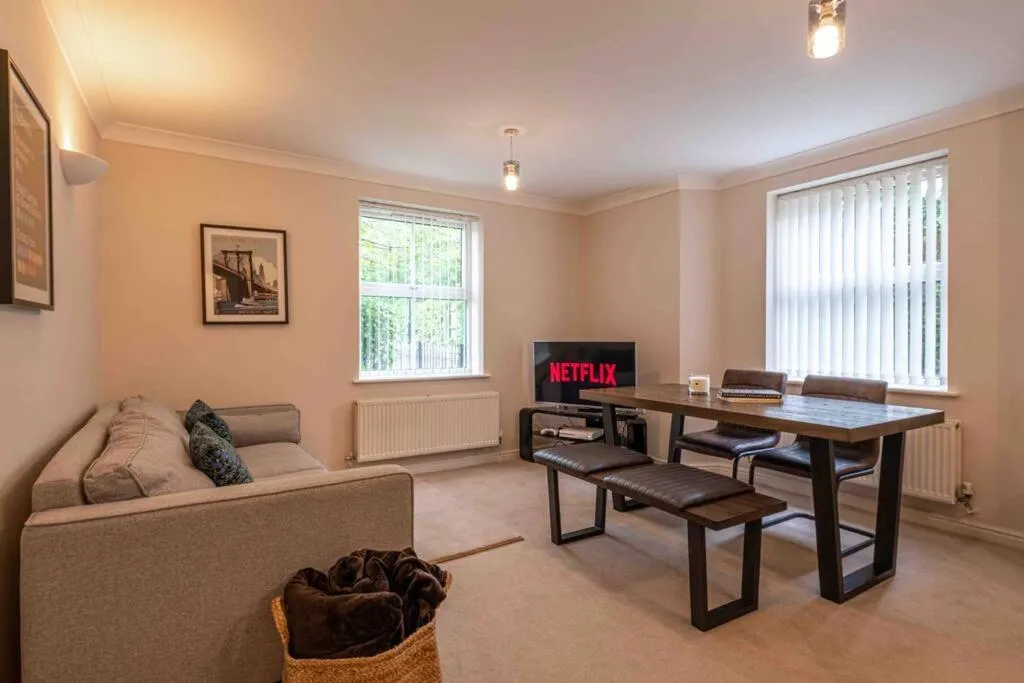 Spacious Apartment, Near Birmingham Centre + NEC
