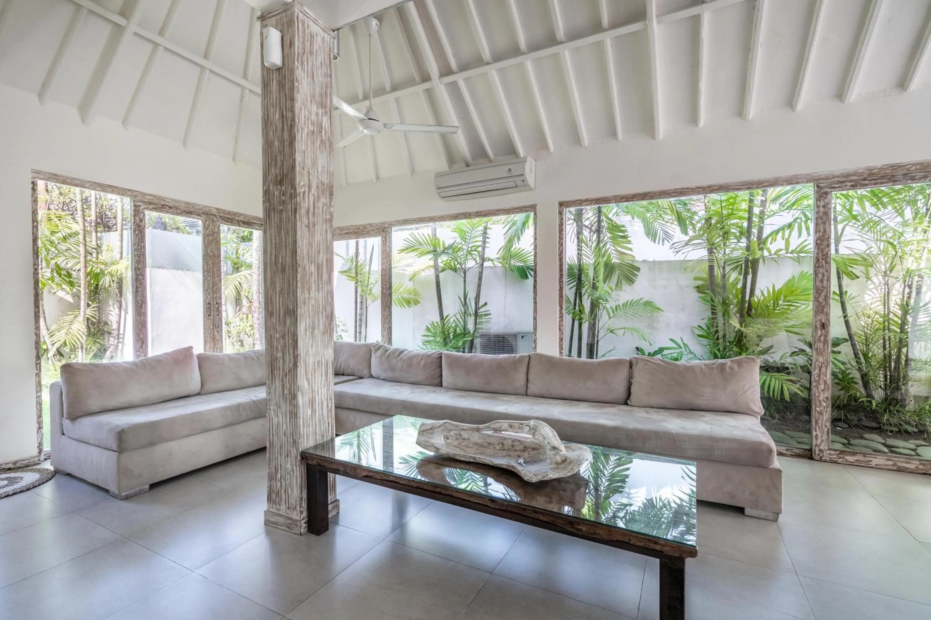 Living room in Villa Oberoi