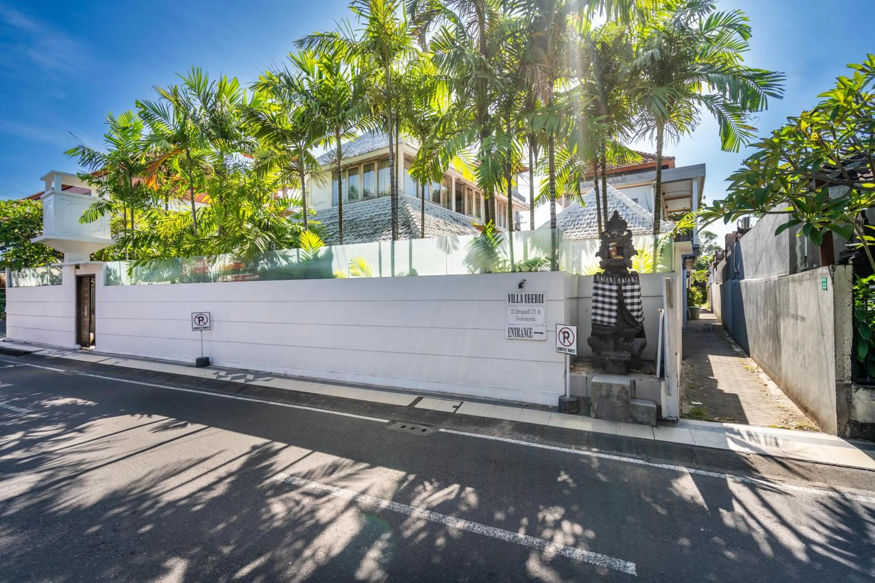 Property building in Villa Oberoi