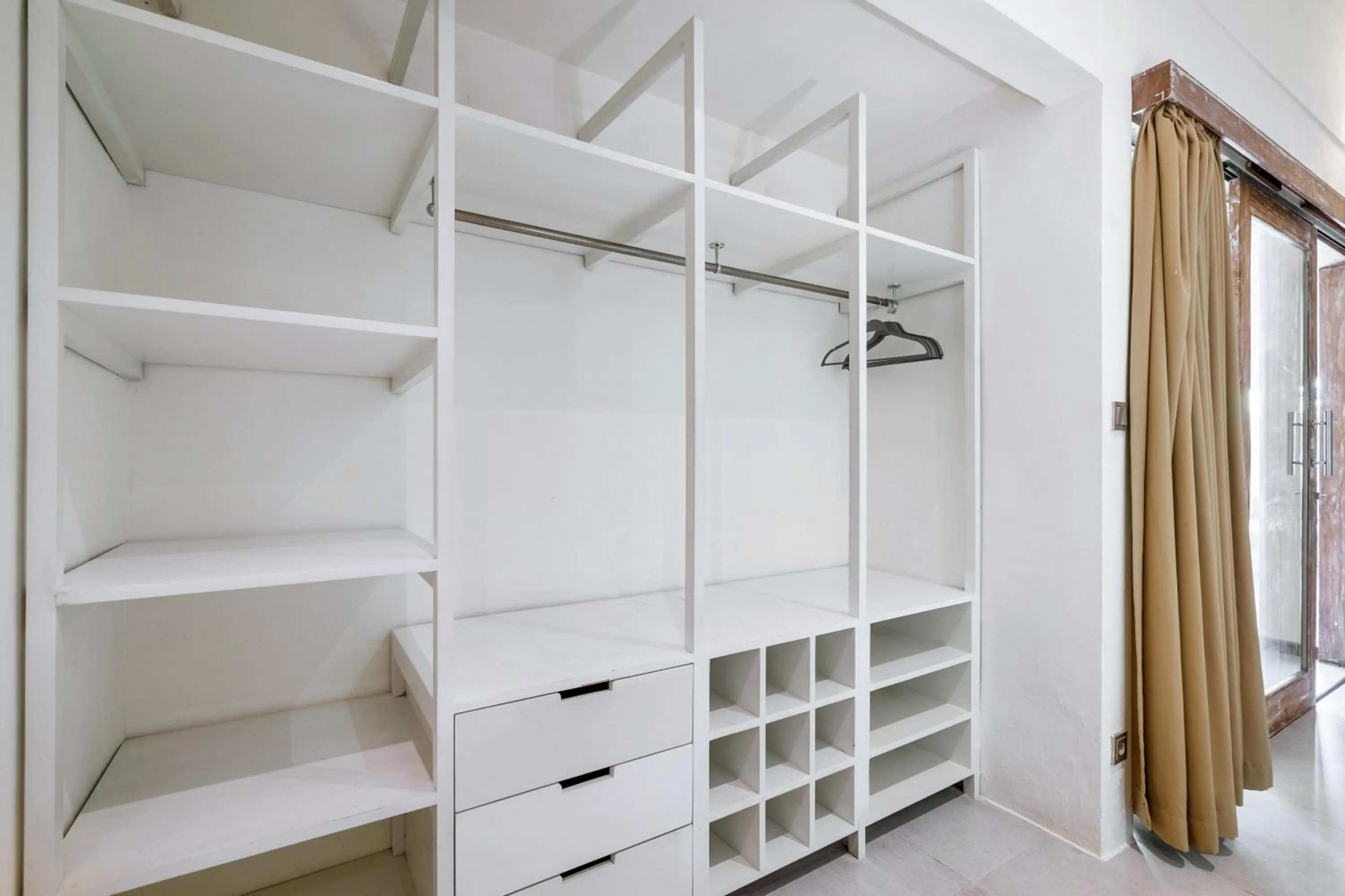 wardrobe in Villa Oberoi