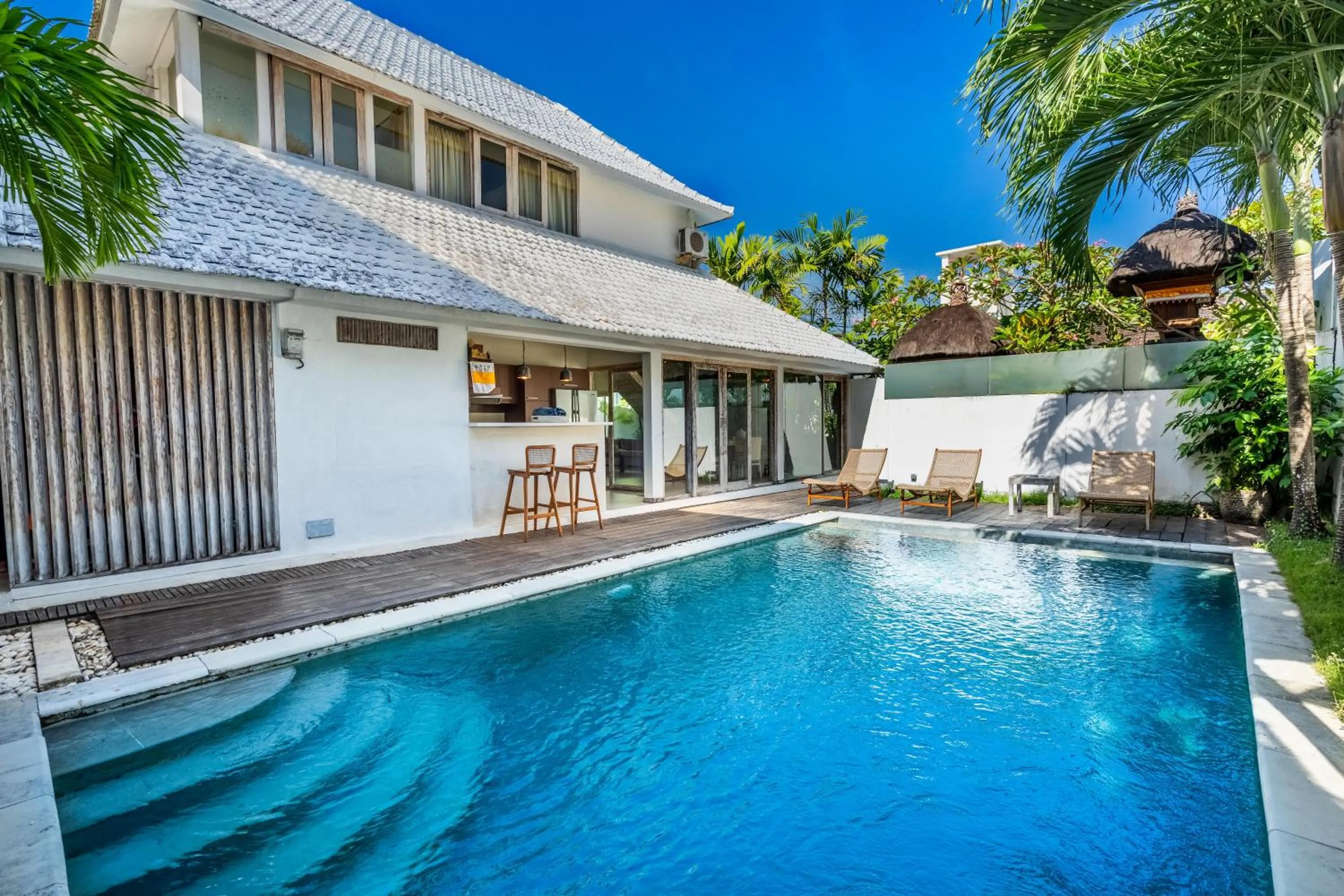 Swimming pool in Villa Oberoi