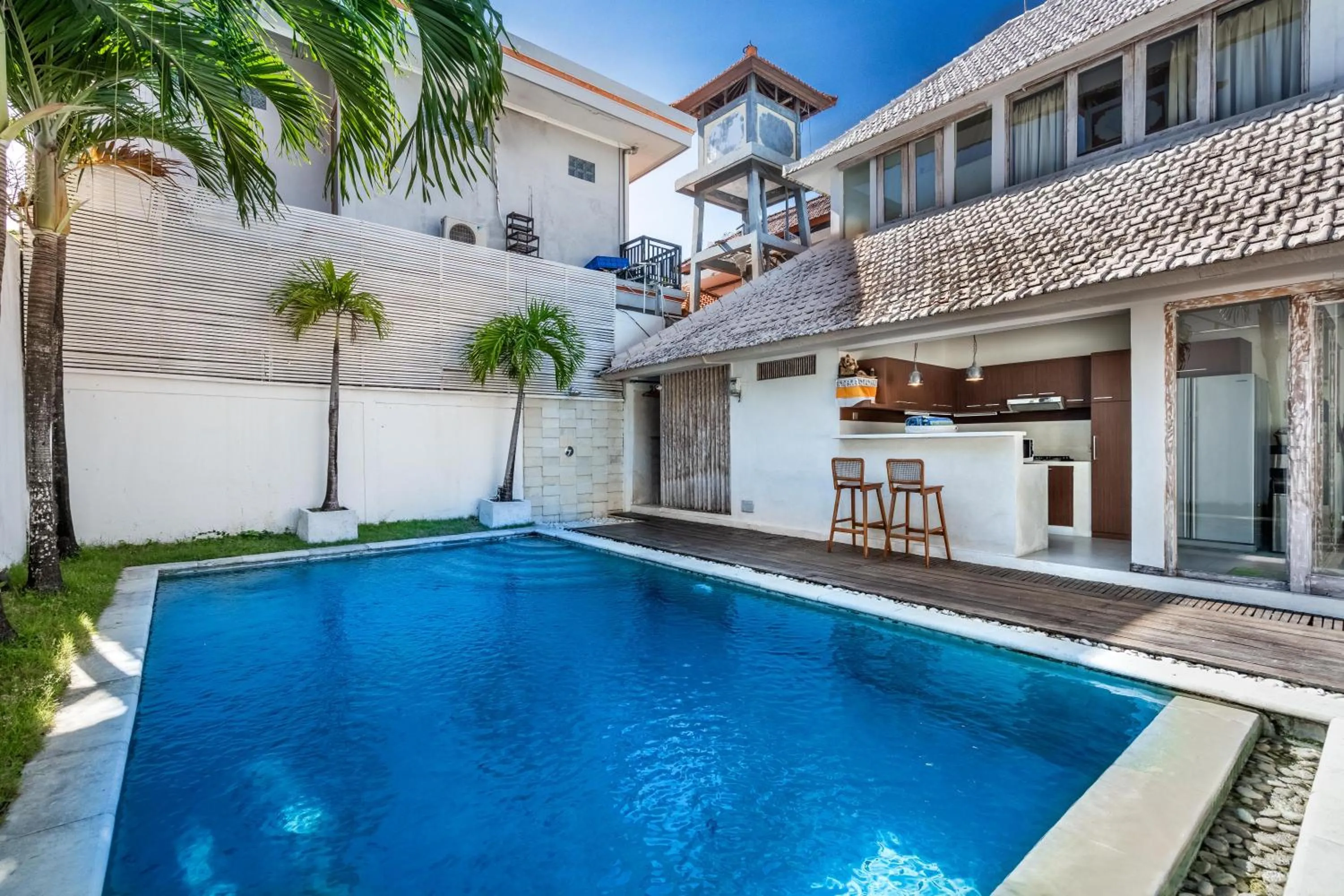 Pool view in Villa Oberoi