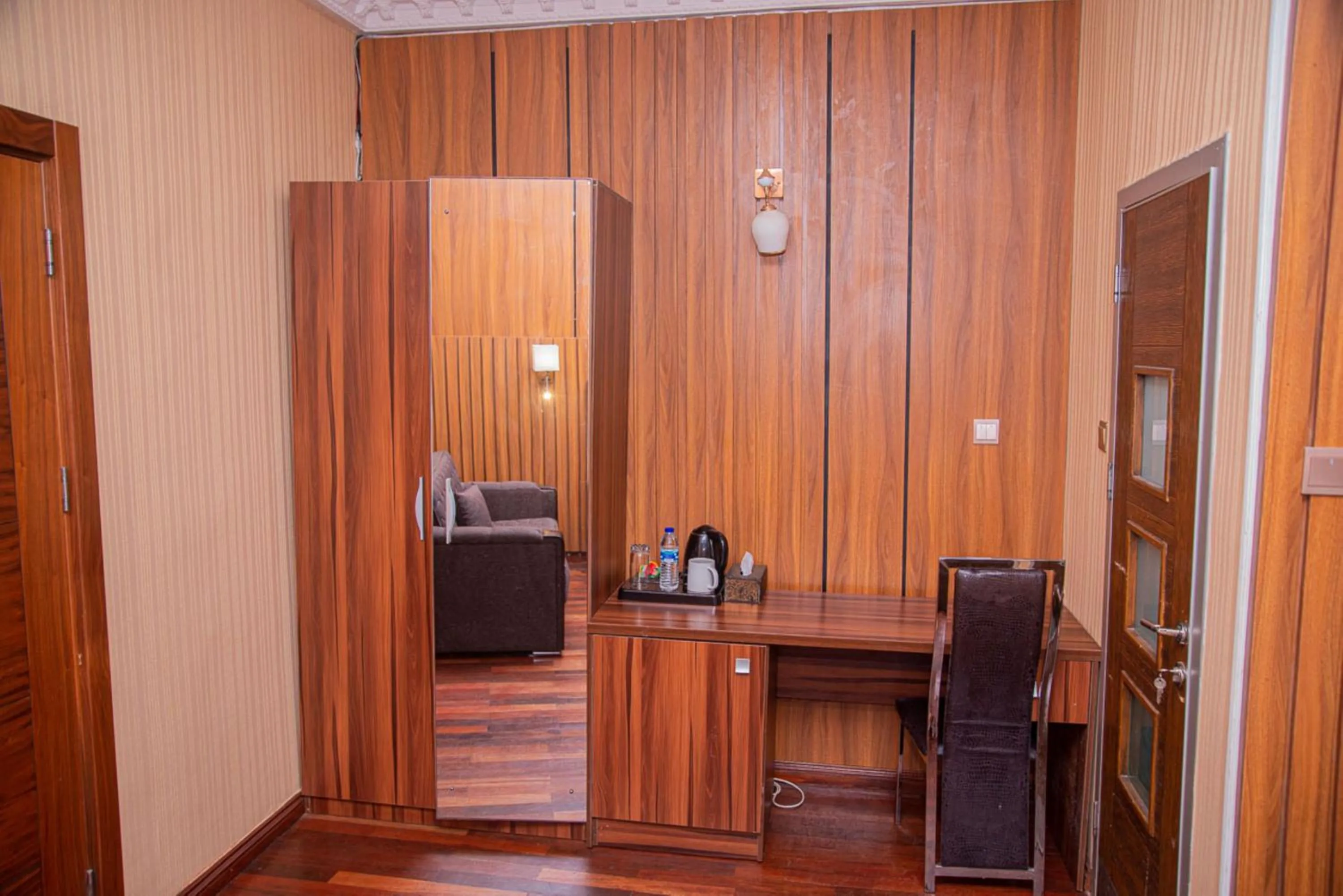 Food in MAHOGANY HOTEL AND SUITES