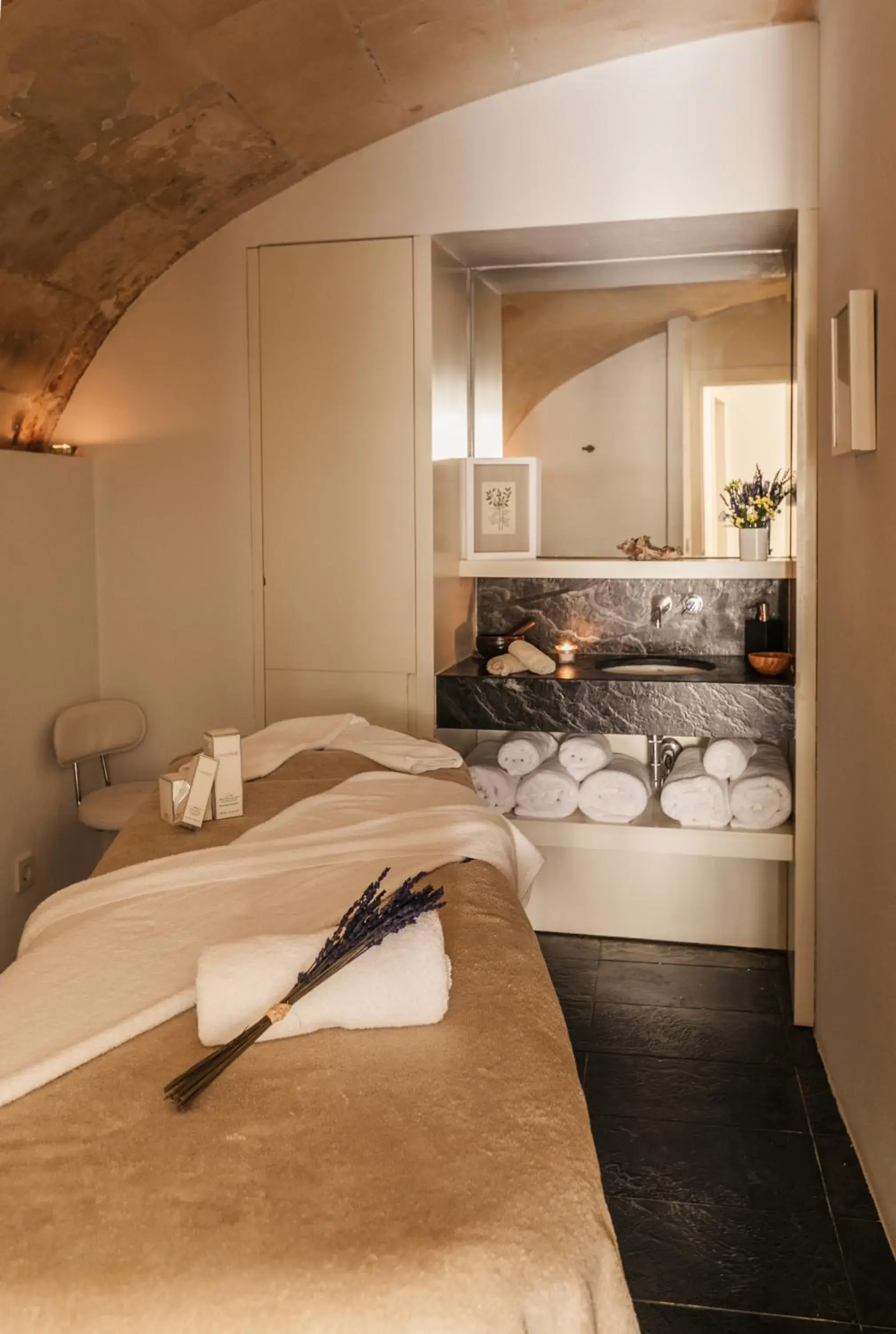 Massage, Bed in Faustino Gran Relais & Chateaux Massage, Bed in Faustino Gran Relais & Chateaux