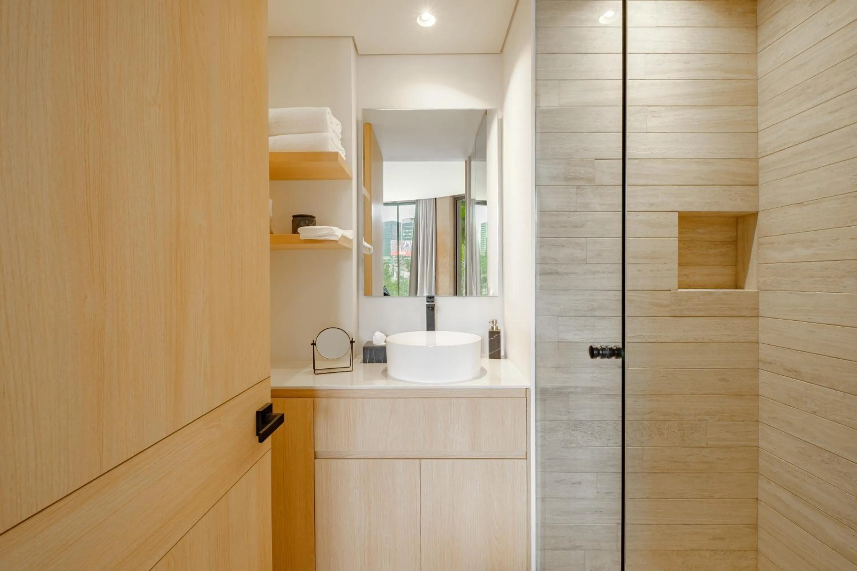 Shower in ONTO Tonalá Mexico City