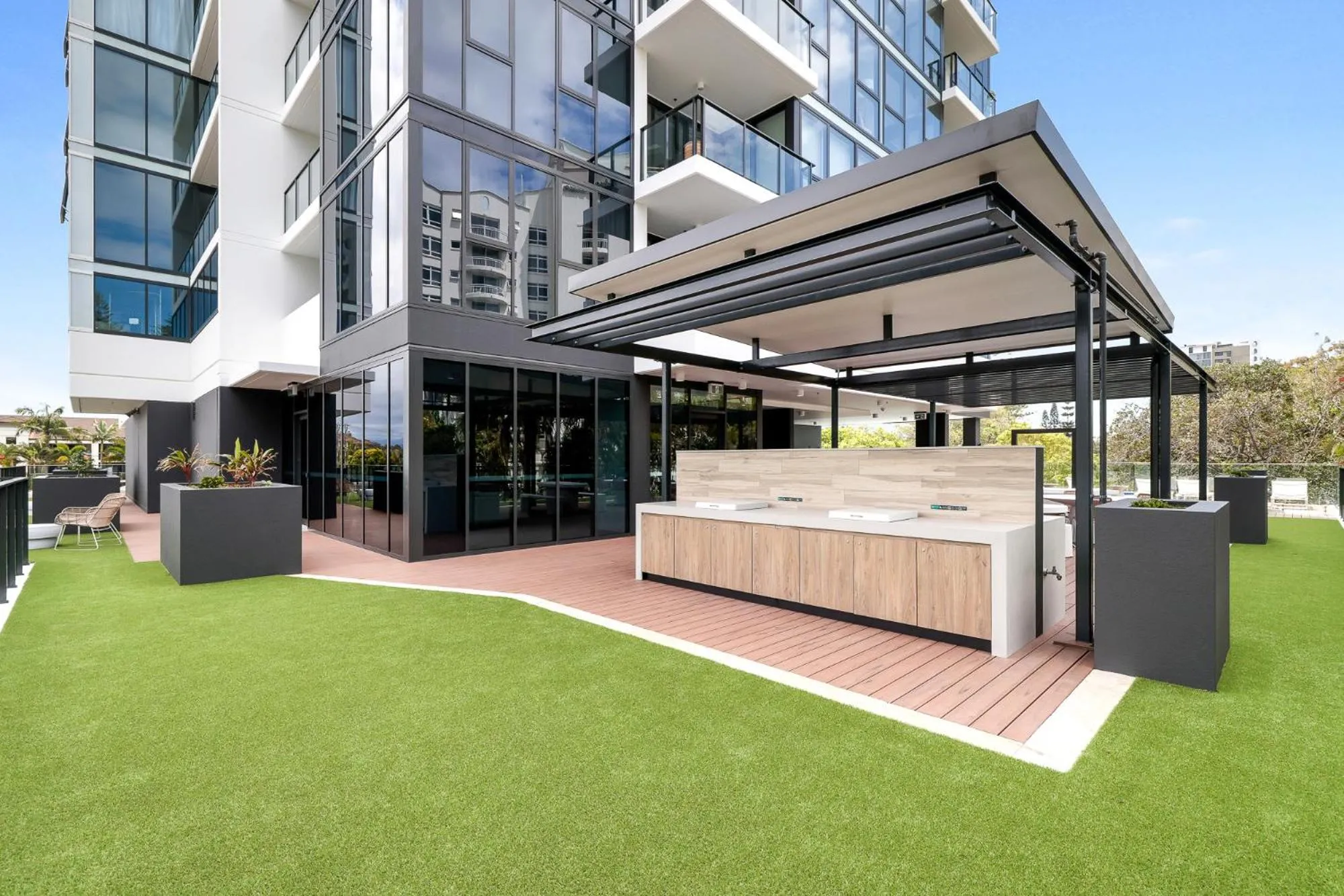 BBQ facilities in Sandbar Burleigh - Official