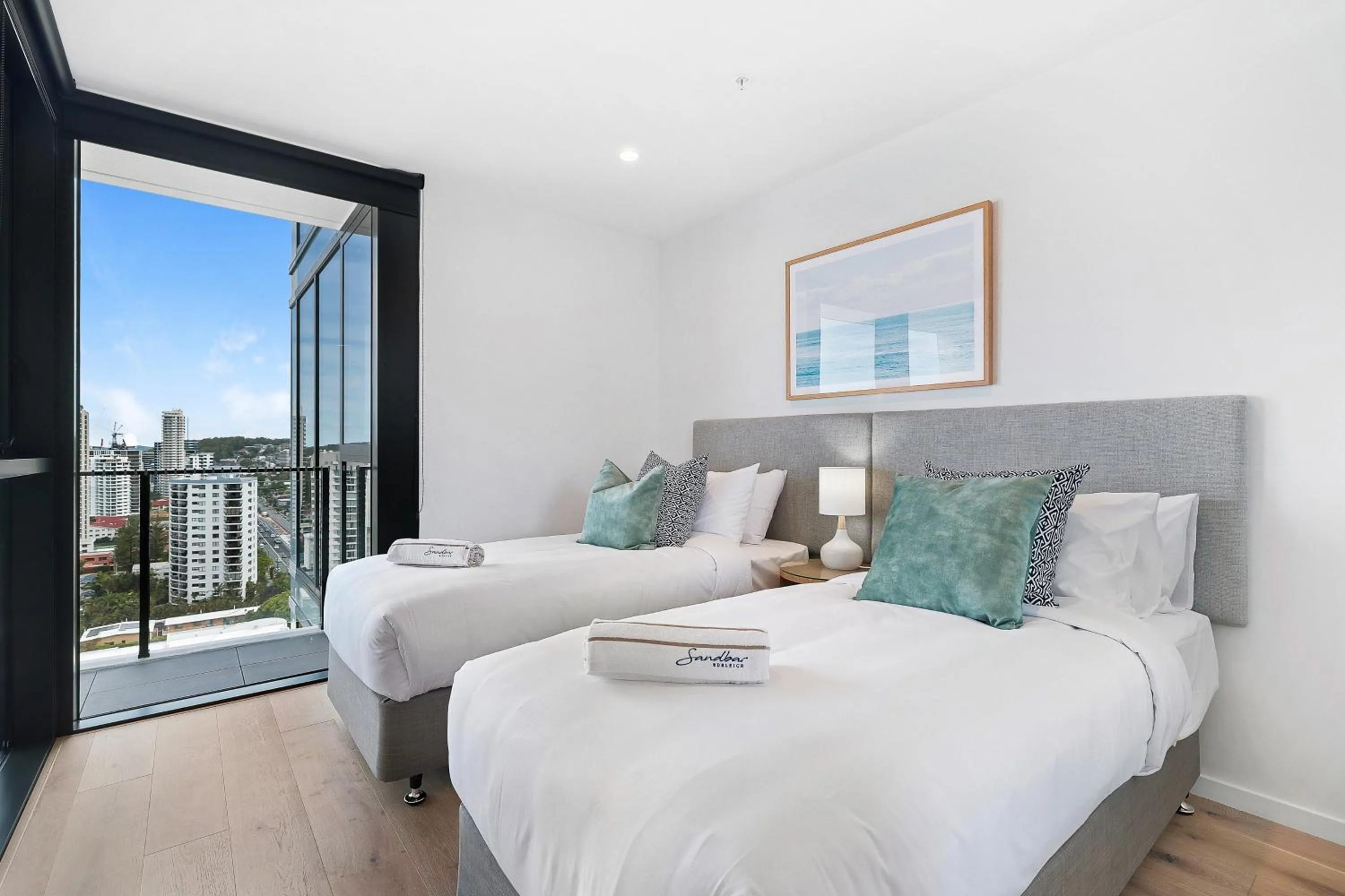 Bed in Sandbar Burleigh - Official