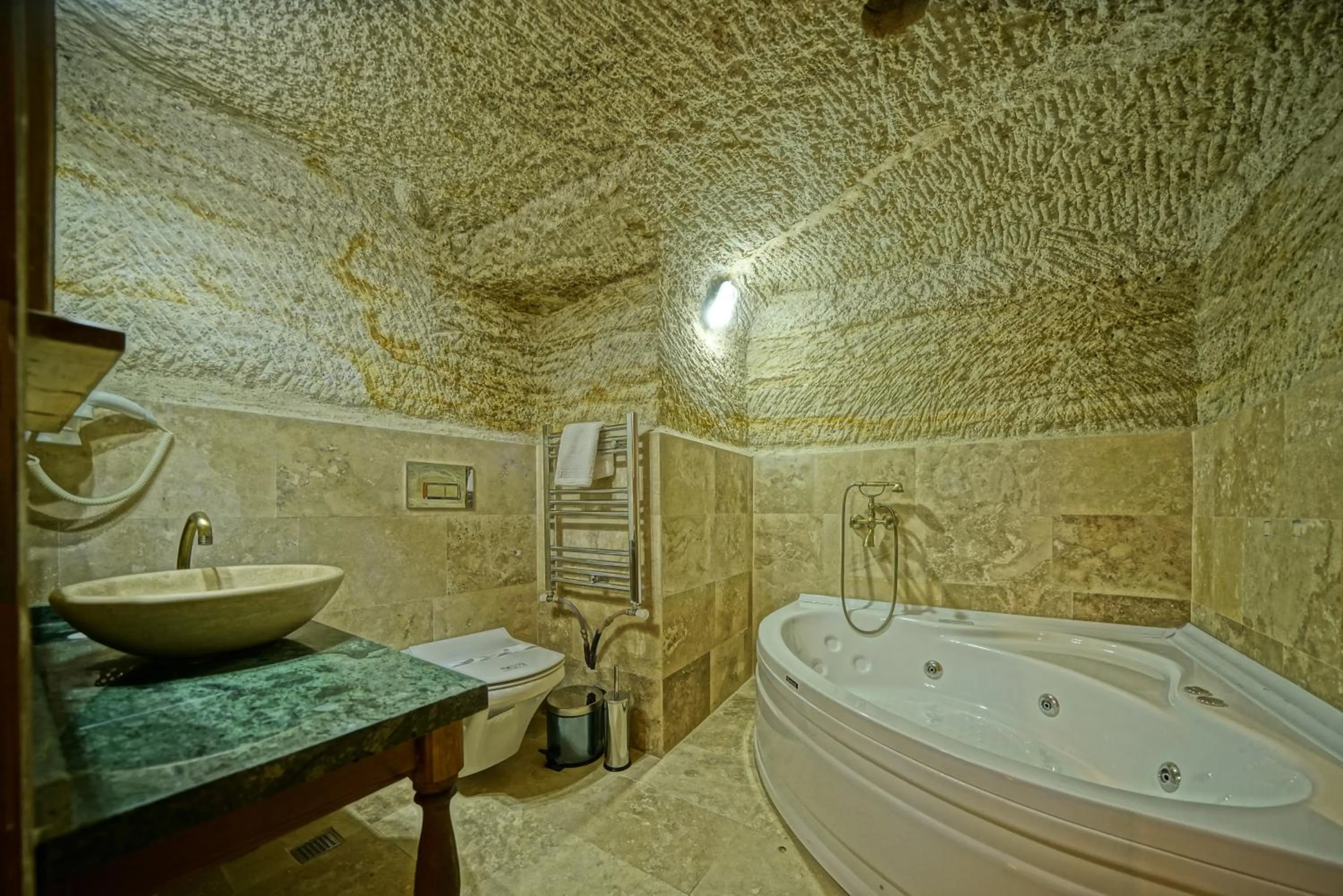 Toilet in Cappa Cave Hotel