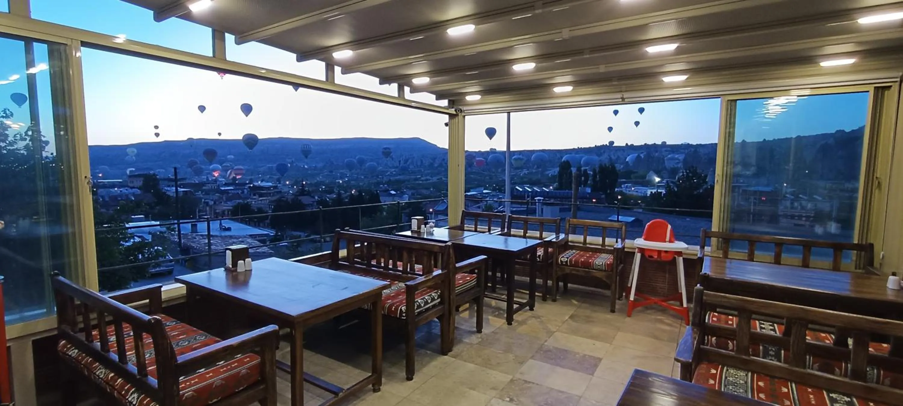 Restaurant/places to eat in Cappa Cave Hotel