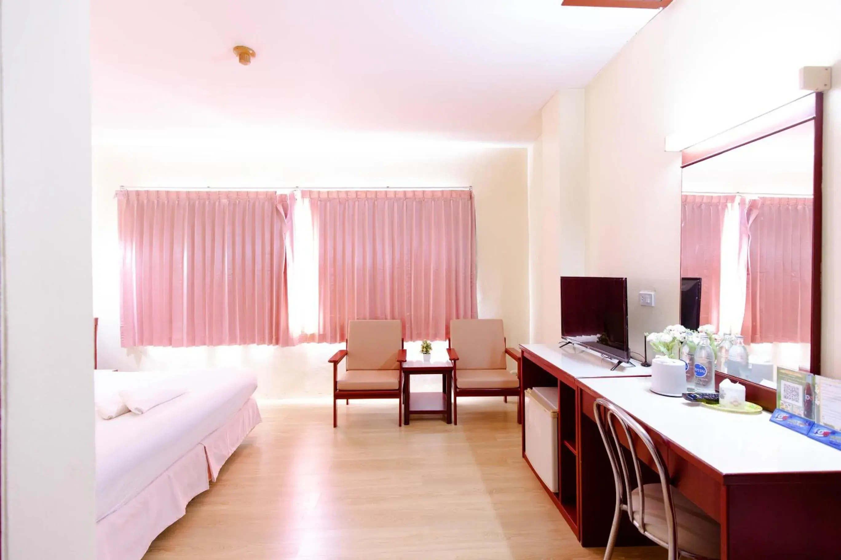 Standard Twin Room in Chumphon Palace Hotel Standard Twin Room in Chumphon Palace Hotel