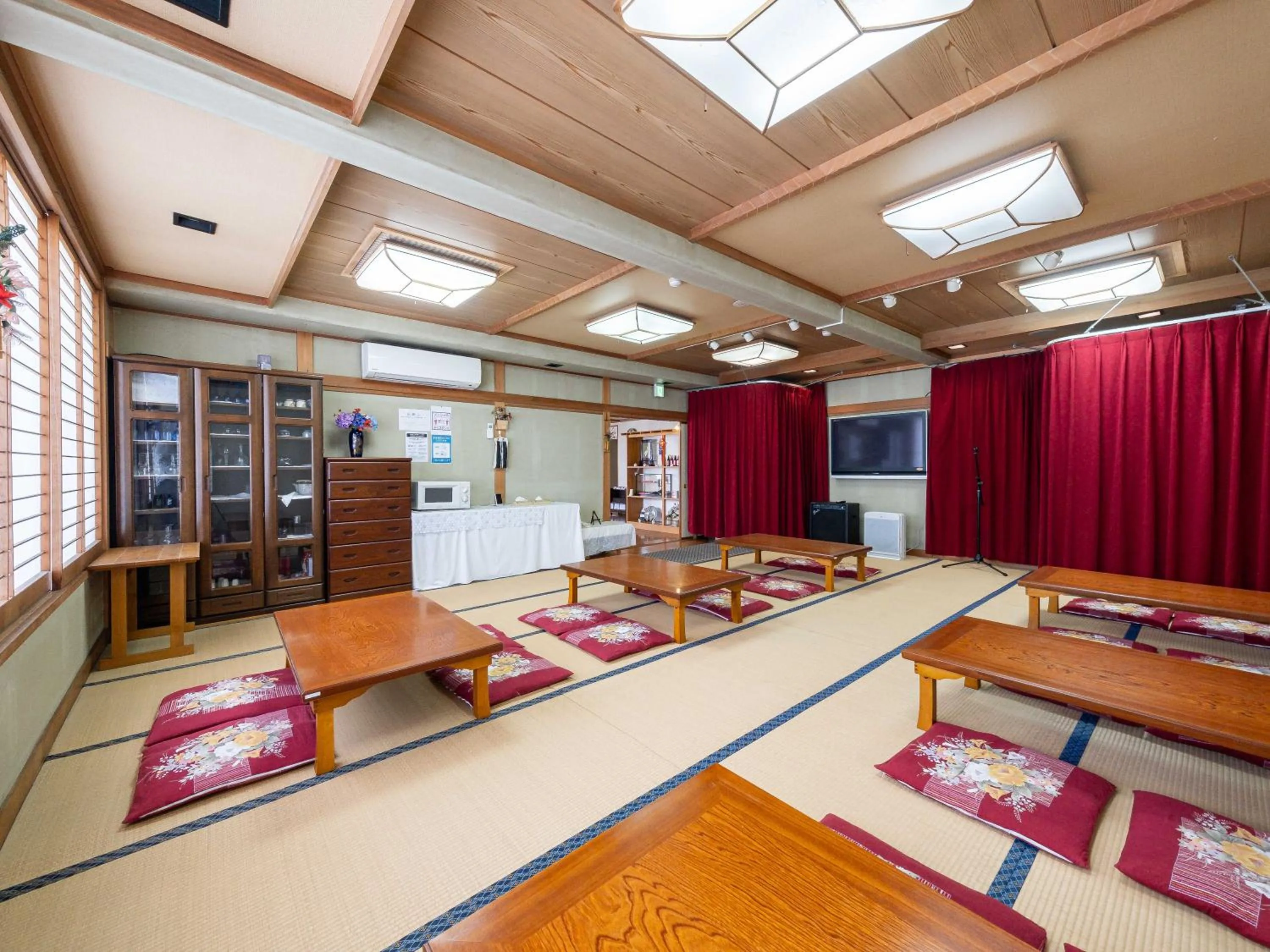 Area and facilities in Fuji Sakura Onsen Ryokan