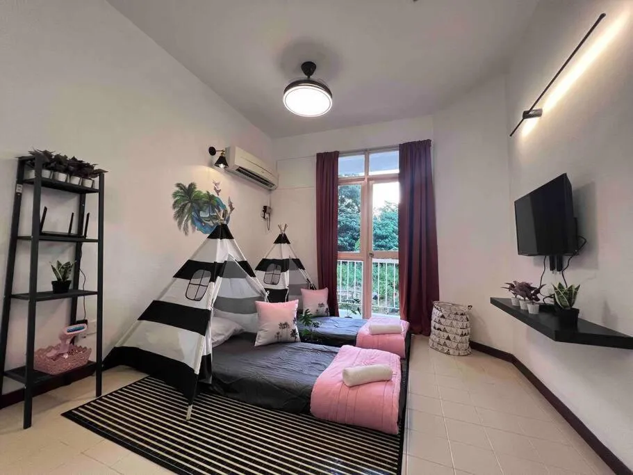 Bed in EE's Seaside House - Homestay 3 min walk to beach