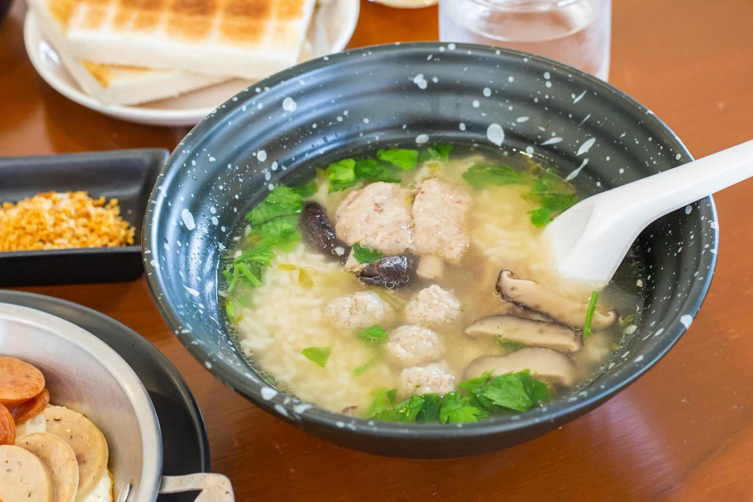 Breakfast in Le La Lake Resort and Spa