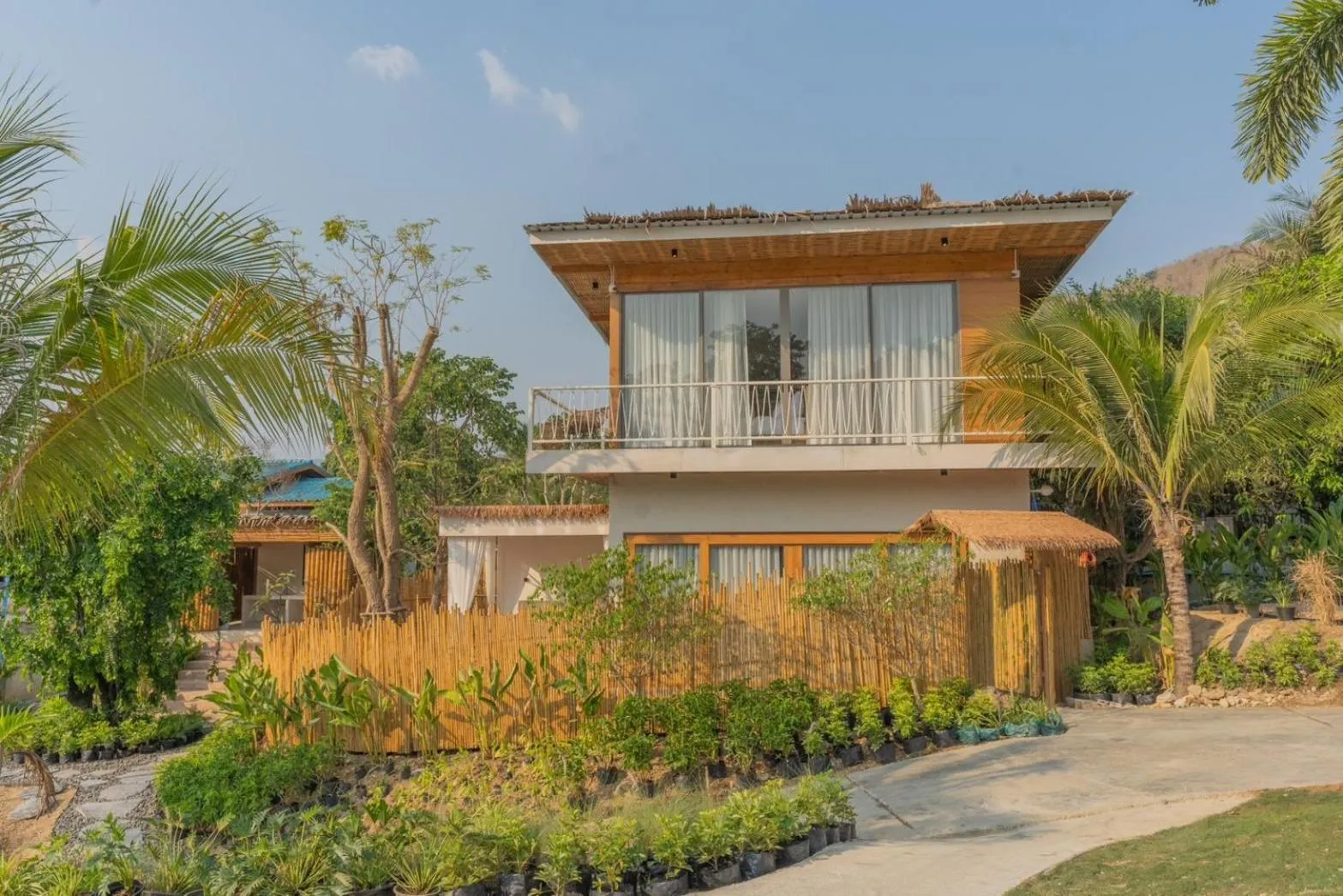 Property building in Le La Lake Resort and Spa