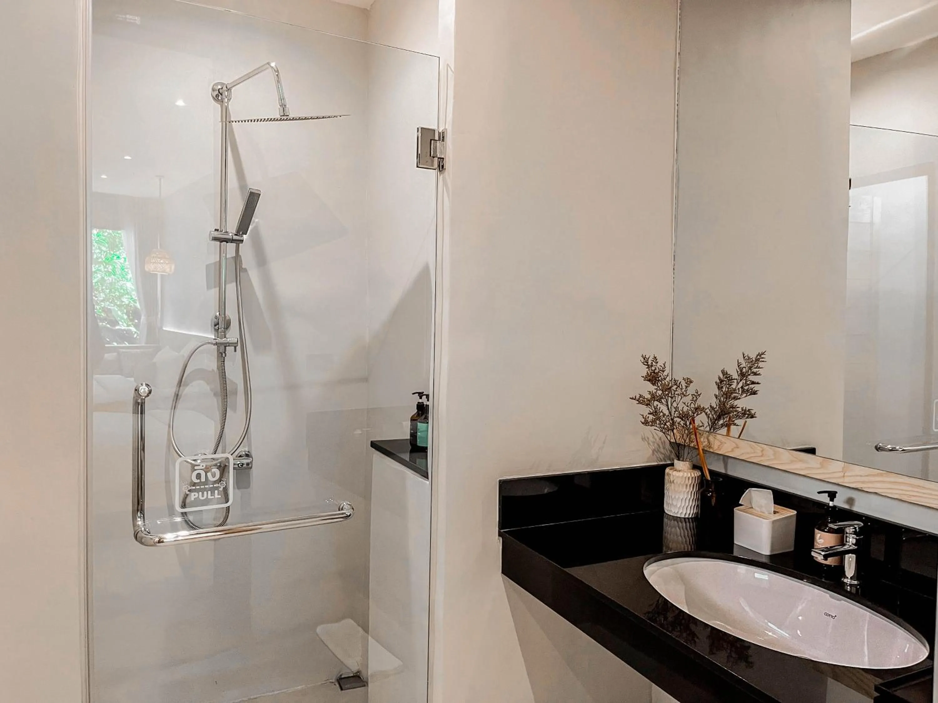 Bathroom in Le La Lake Resort and Spa