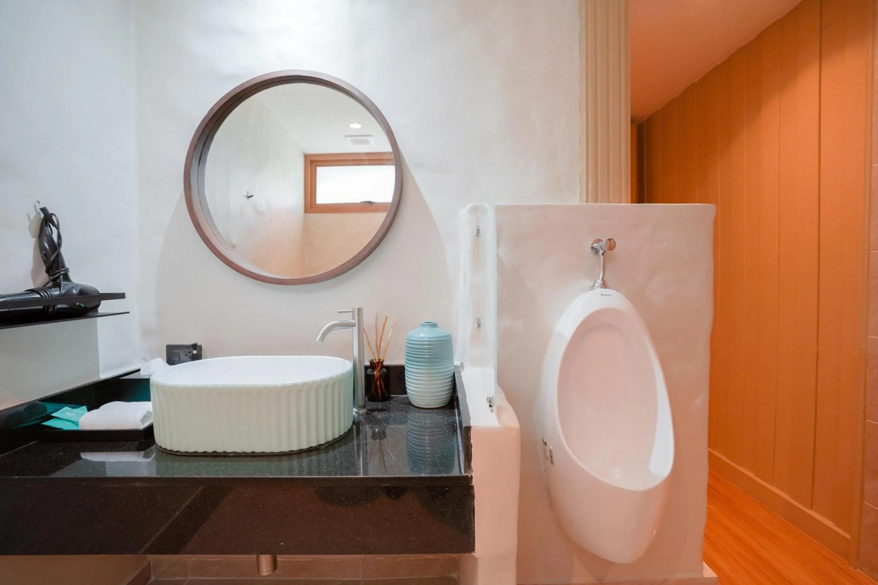 Bathroom in Le La Lake Resort and Spa